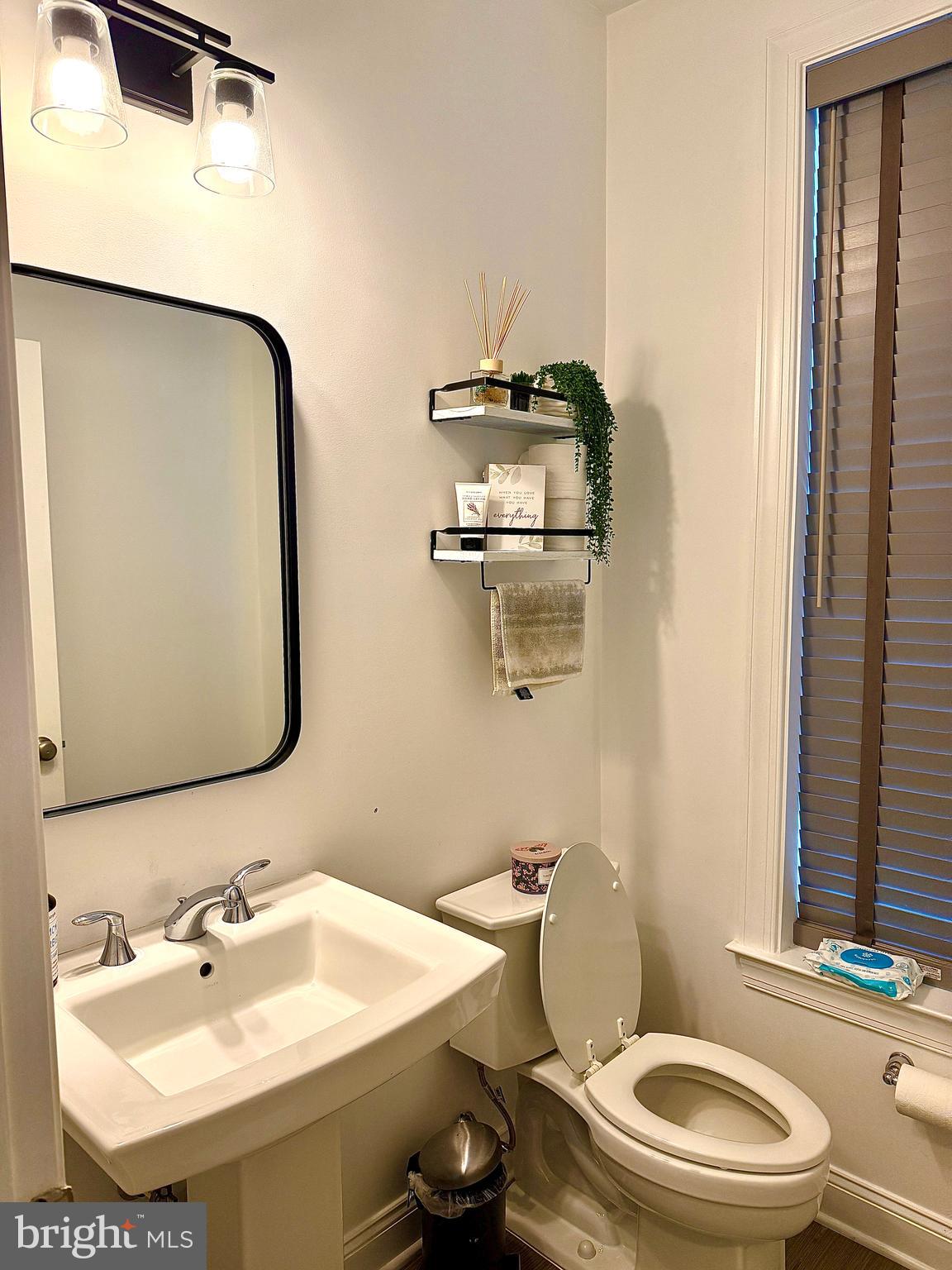 LOUDOUN VALLEY ESTATES 2 - Residential Lease