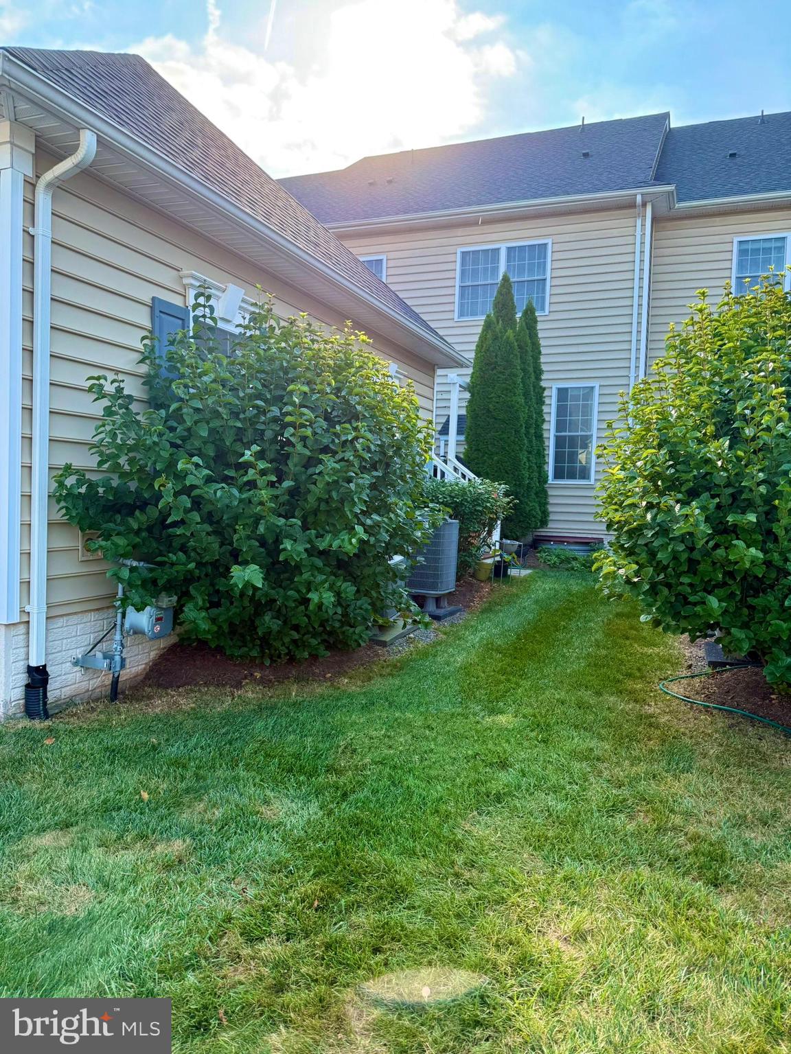 LOUDOUN VALLEY ESTATES 2 - Residential Lease