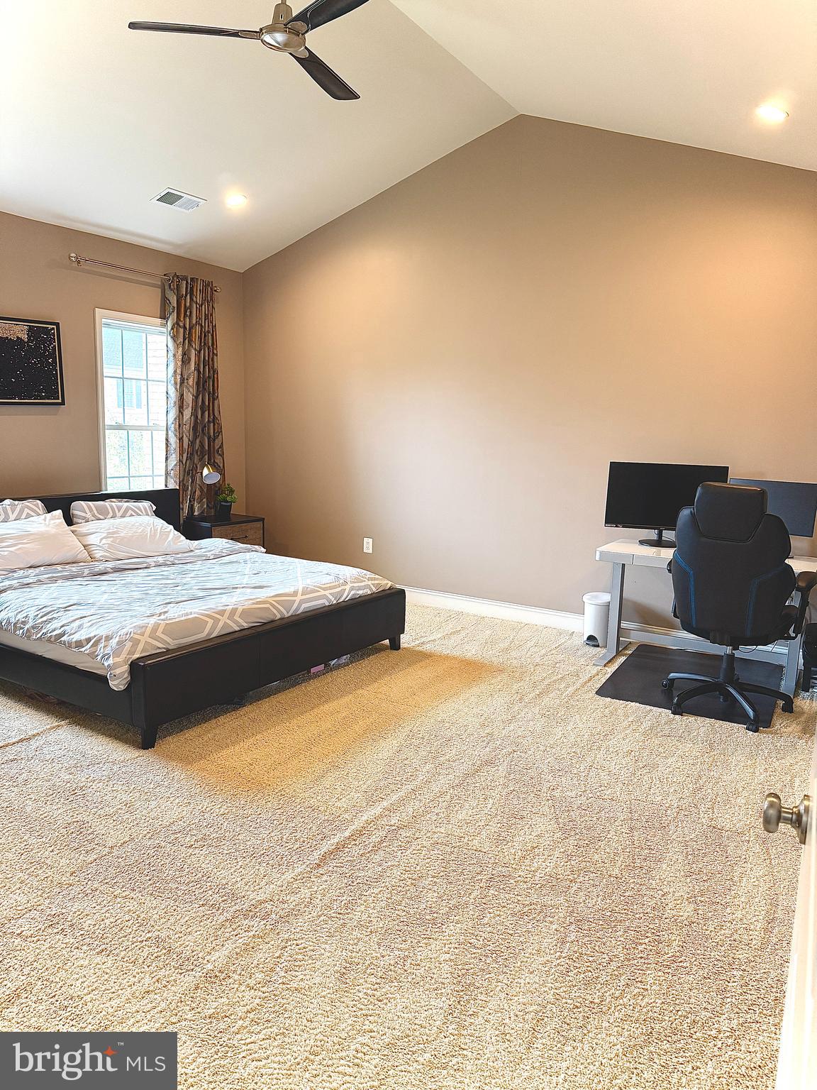 LOUDOUN VALLEY ESTATES 2 - Residential Lease