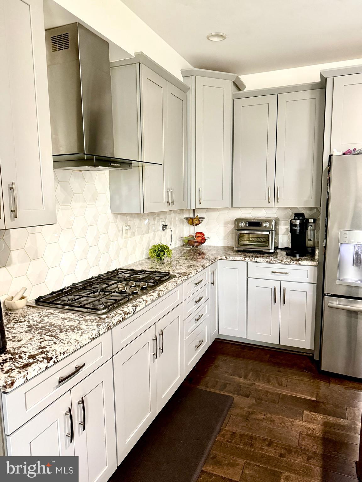 LOUDOUN VALLEY ESTATES 2 - Residential Lease