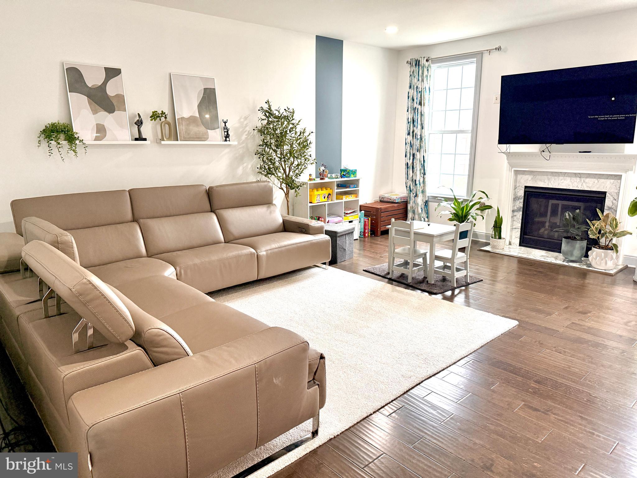 LOUDOUN VALLEY ESTATES 2 - Residential Lease