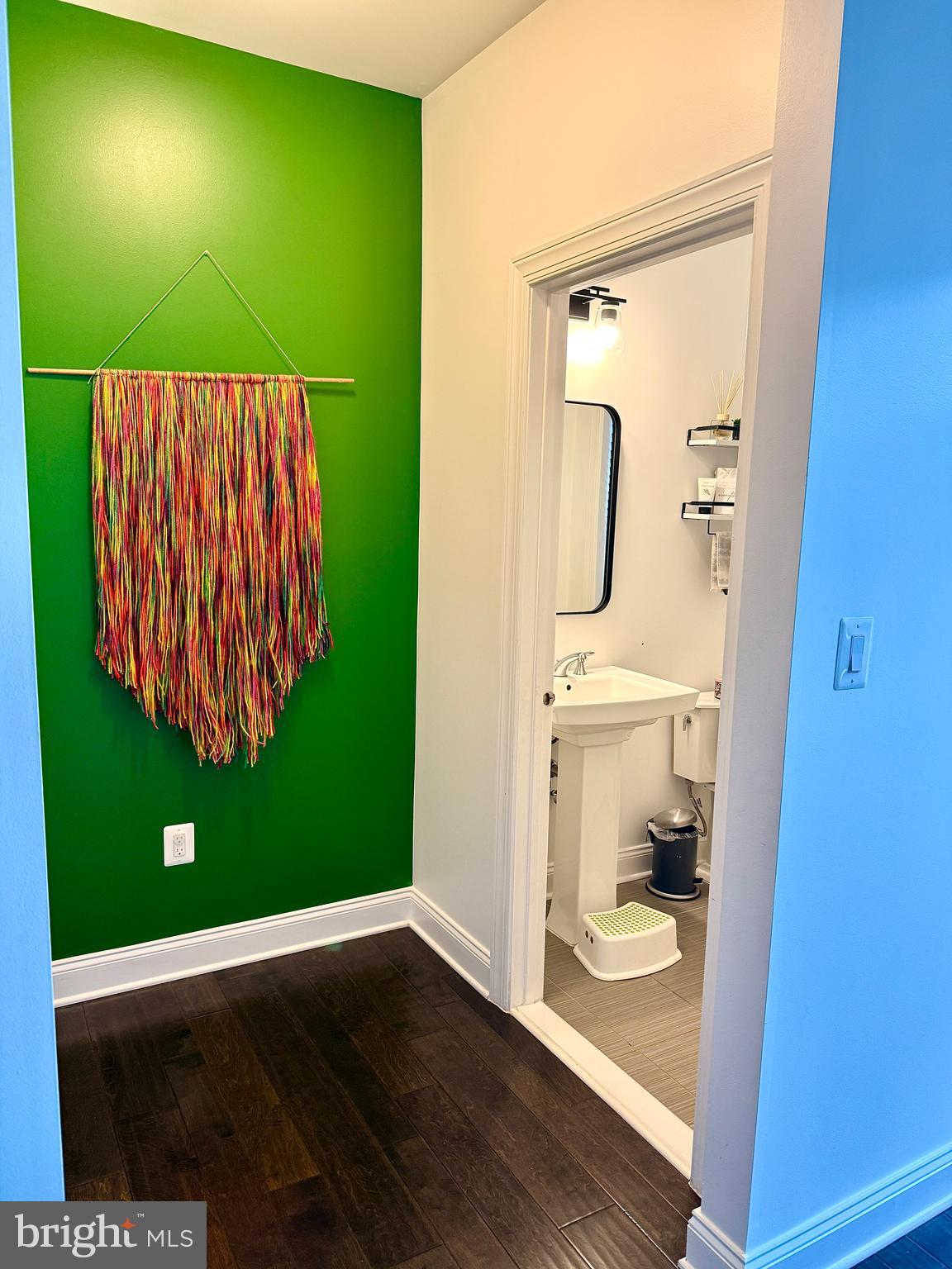 LOUDOUN VALLEY ESTATES 2 - Residential Lease