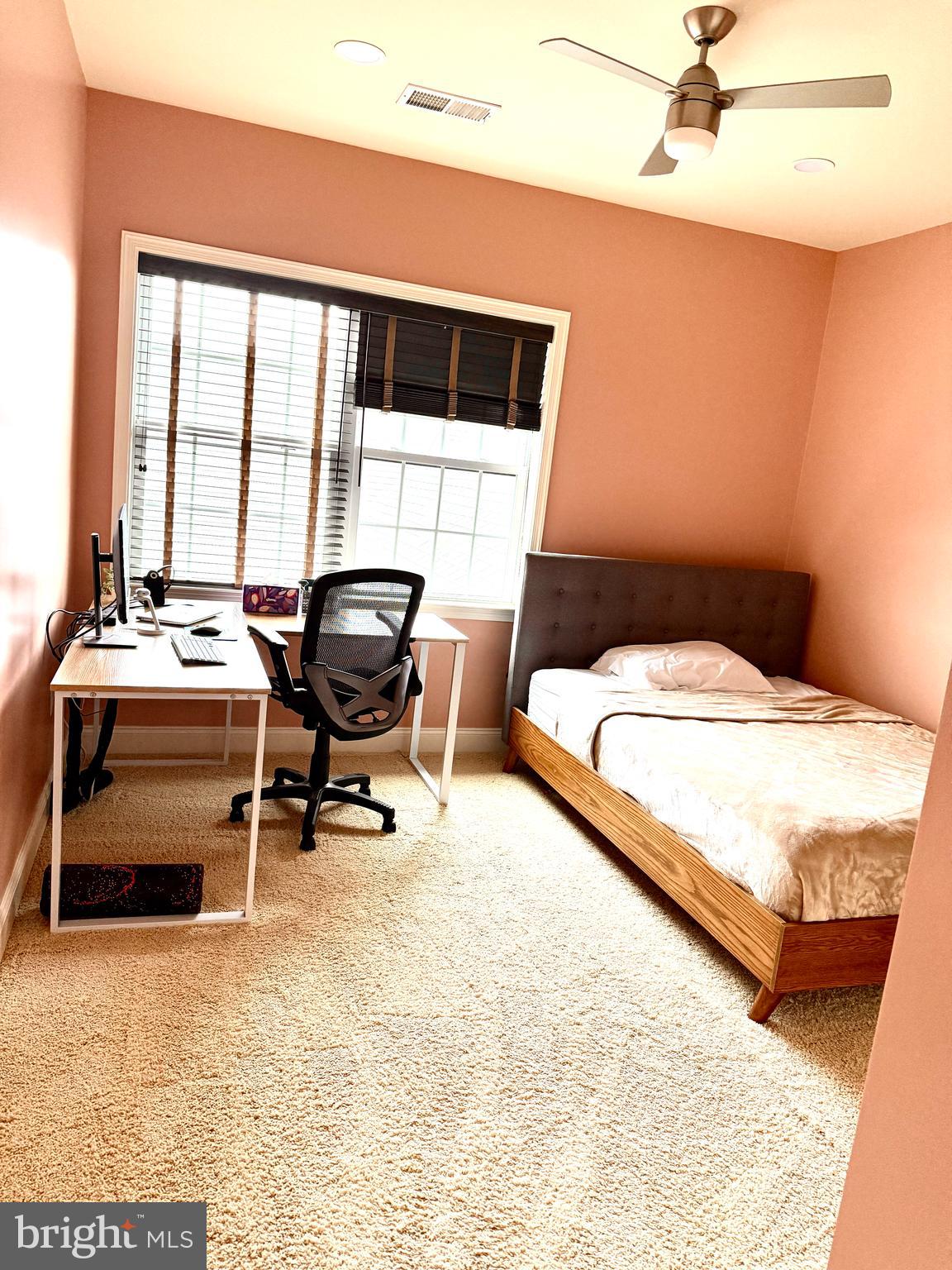 LOUDOUN VALLEY ESTATES 2 - Residential Lease