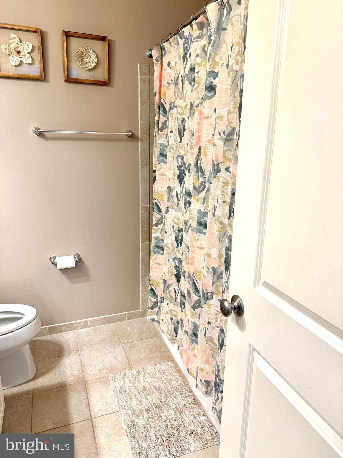 LOUDOUN VALLEY ESTATES 2 - Residential Lease