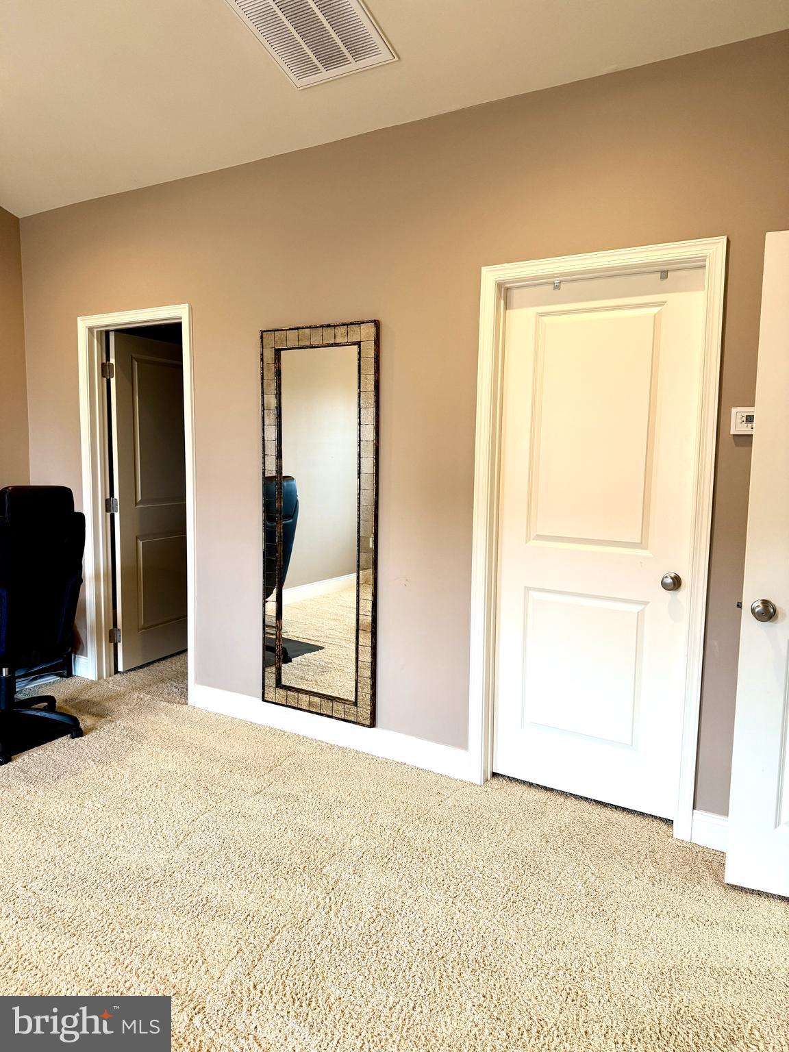 LOUDOUN VALLEY ESTATES 2 - Residential Lease