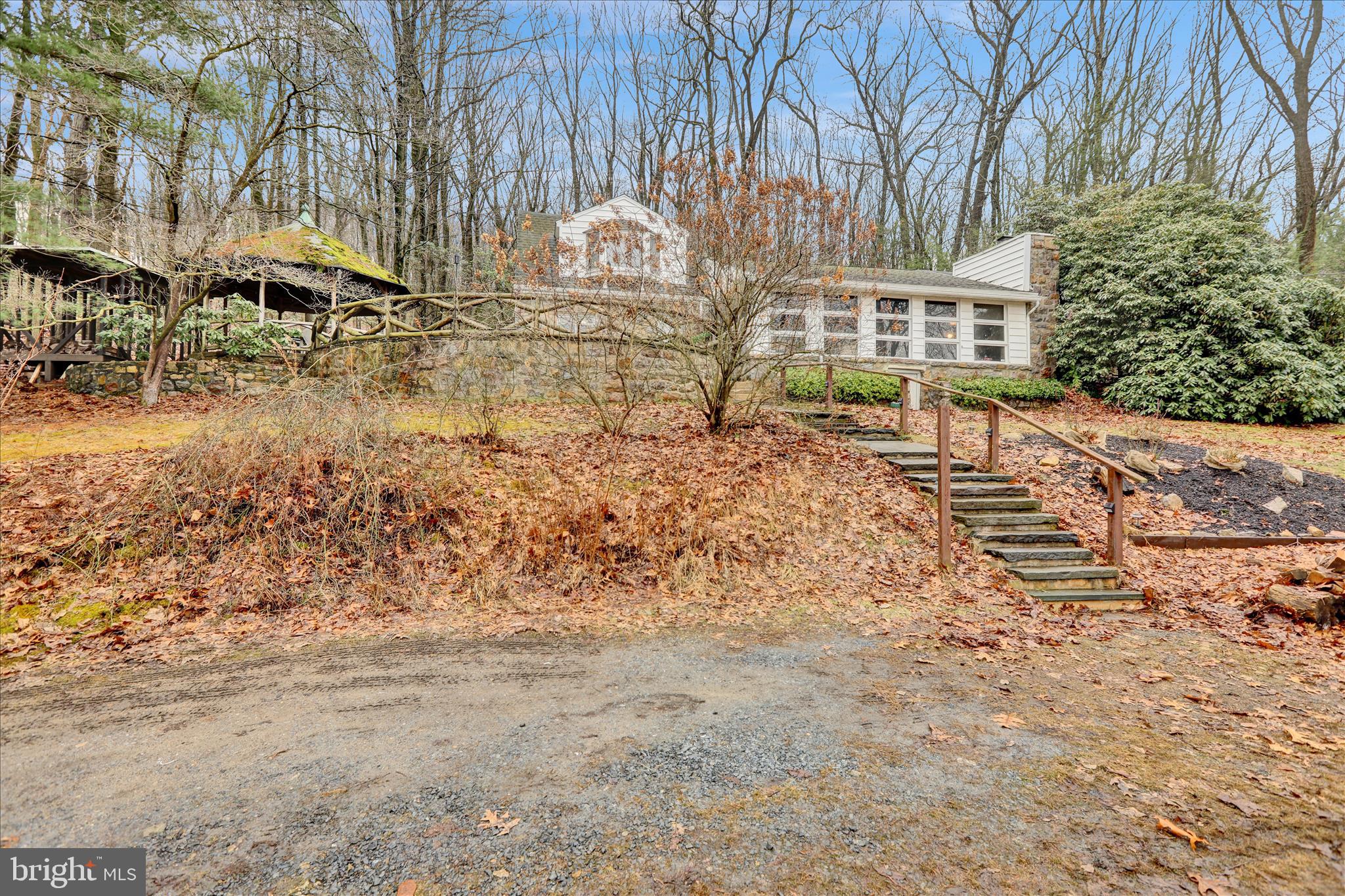 2422 HIGHLAND AVENUE