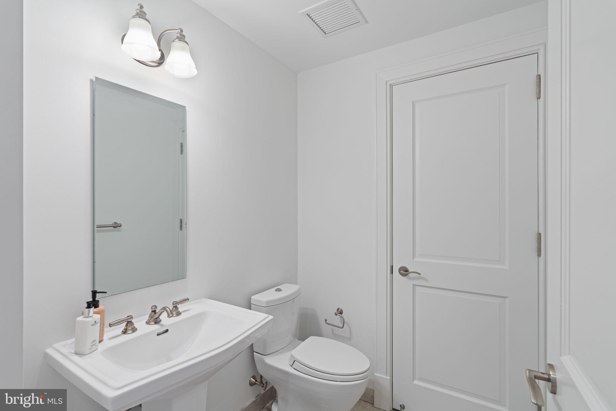 RITTENHOUSE SQUARE - Residential Lease