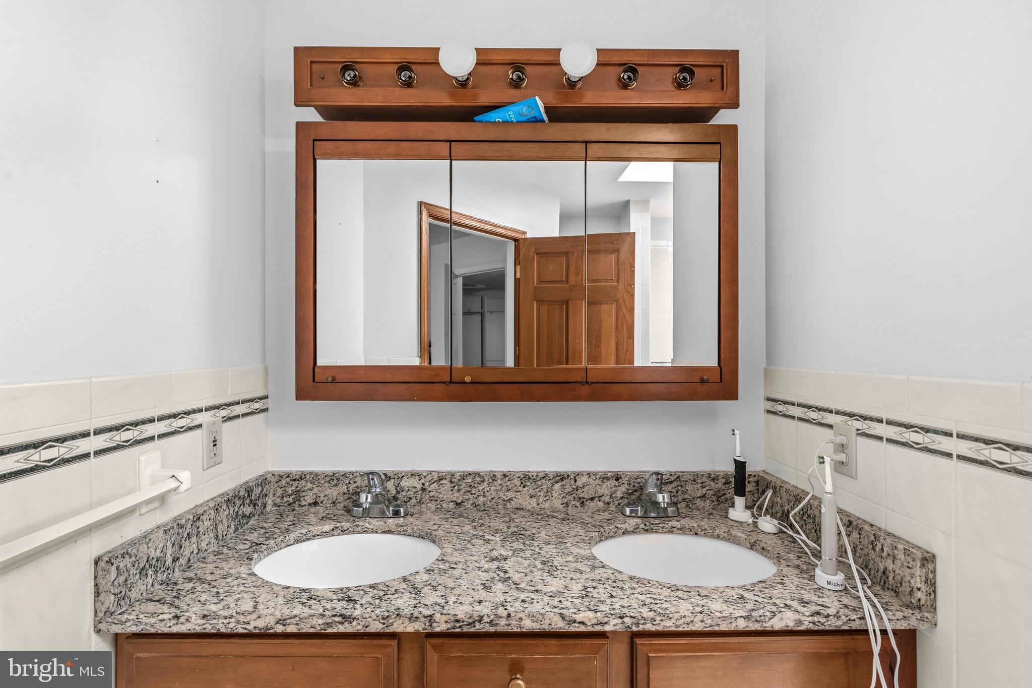 JAMESTOWNE ESTATES - Residential