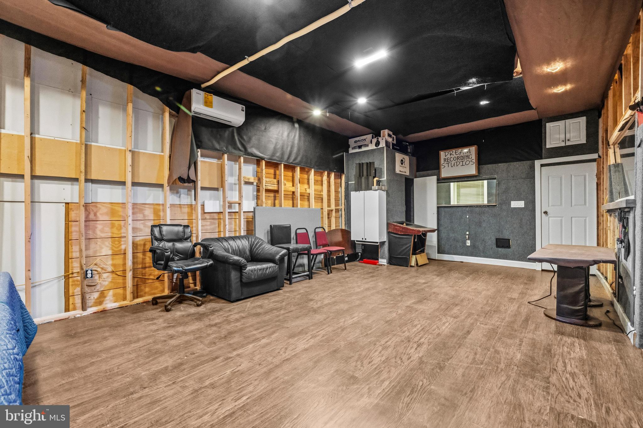 JAMESTOWNE ESTATES - Residential