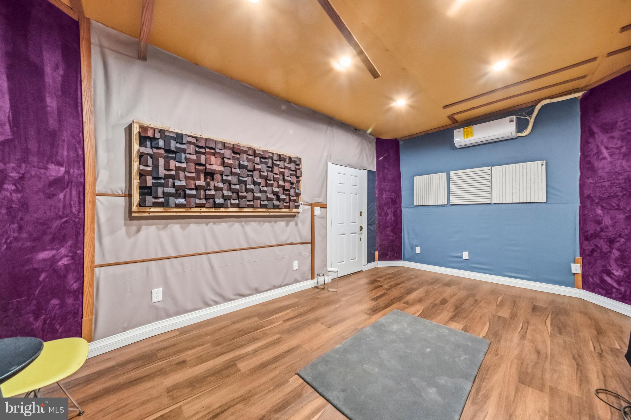 JAMESTOWNE ESTATES - Residential