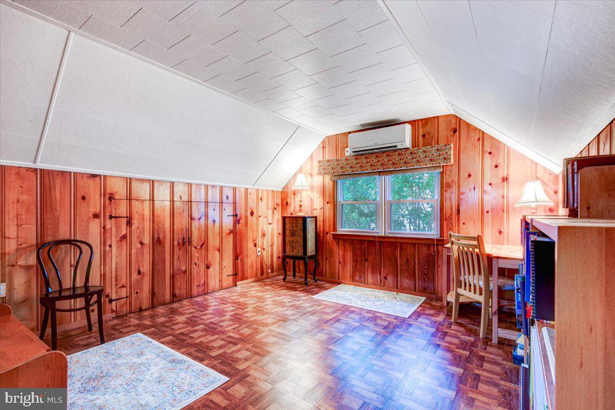 HAZELWOOD FARMS - Residential