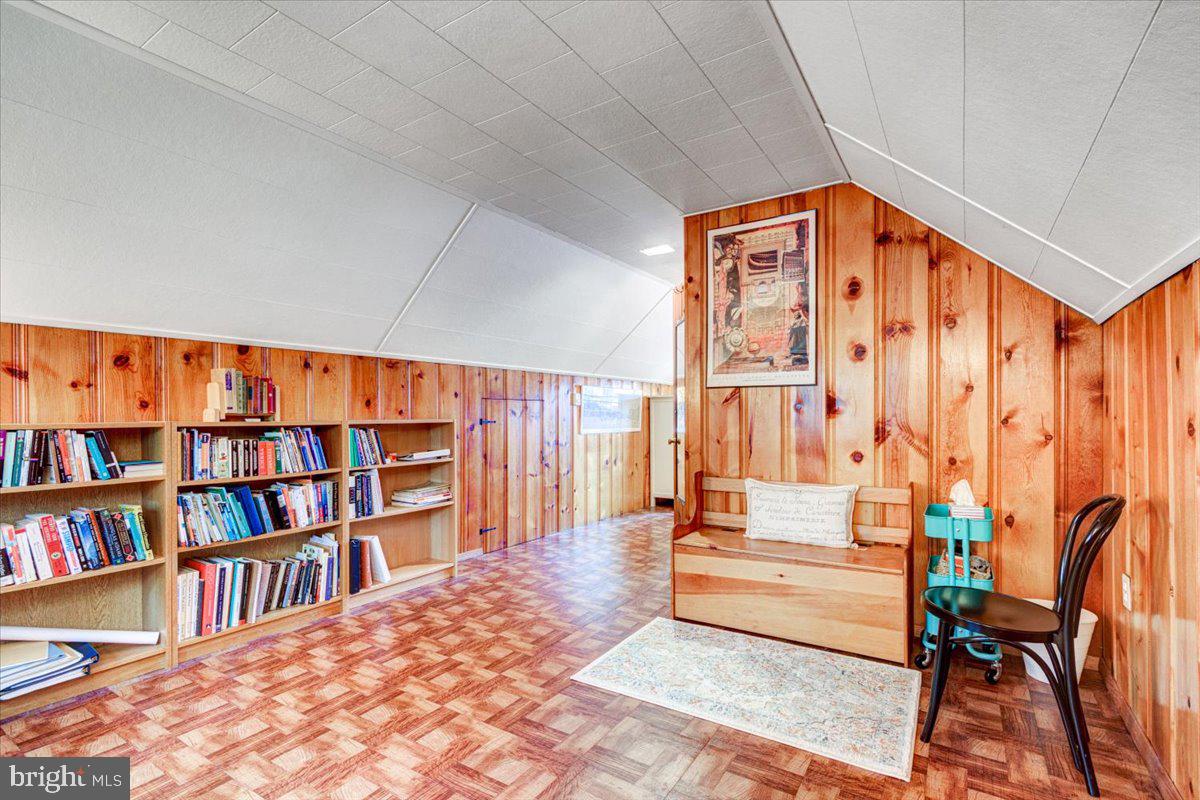 HAZELWOOD FARMS - Residential