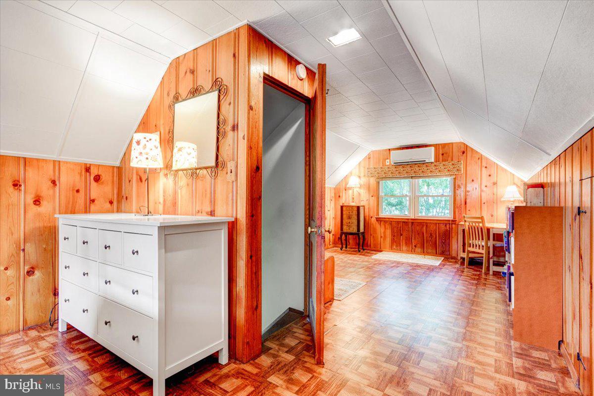 HAZELWOOD FARMS - Residential