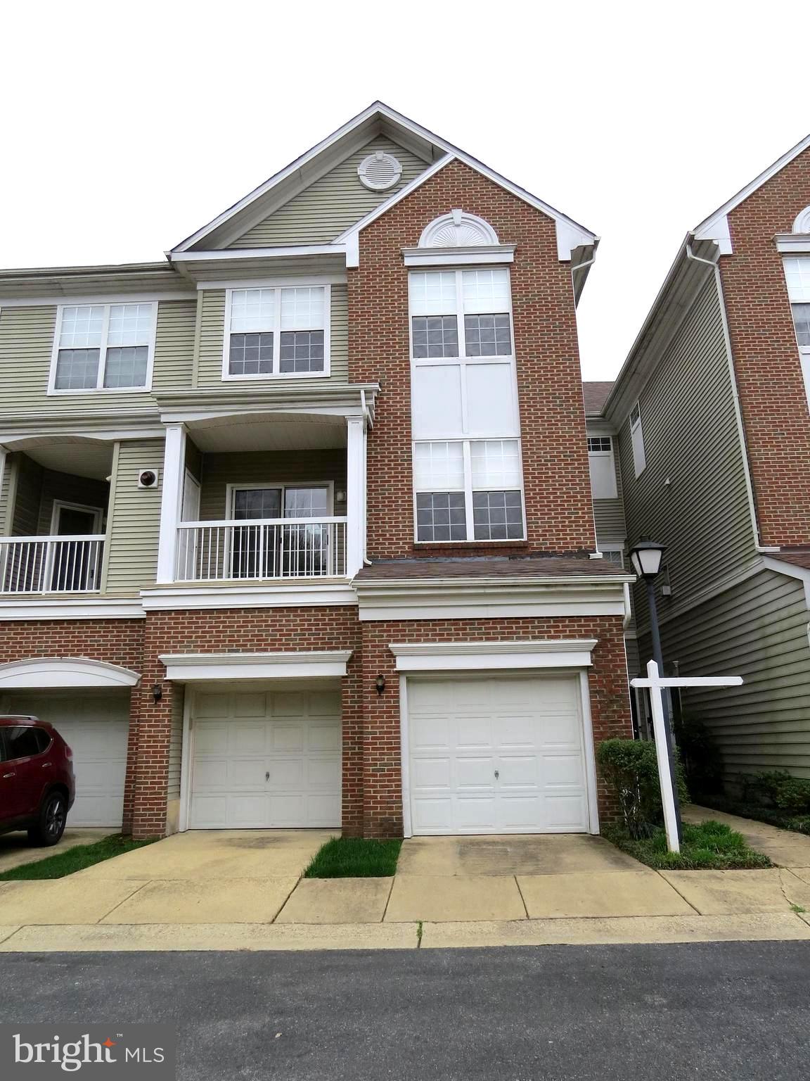 HAMPSHIRE HALL CONDO - Residential