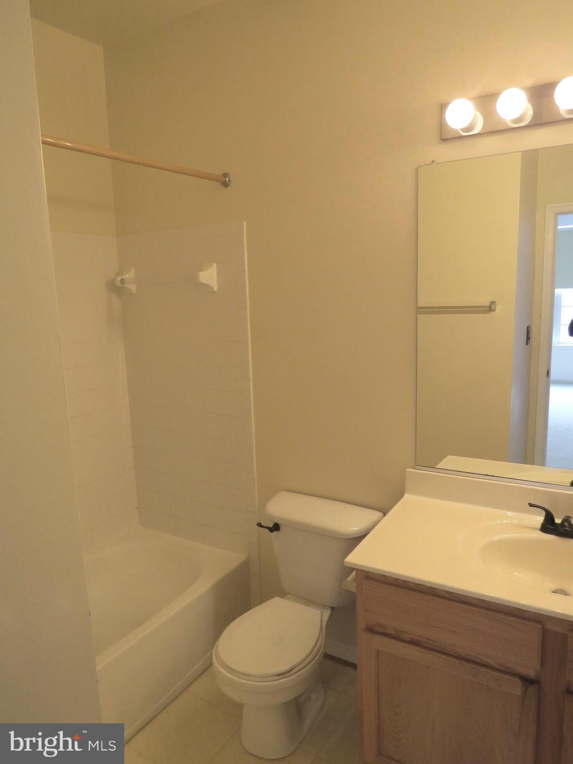 HAMPSHIRE HALL CONDO - Residential