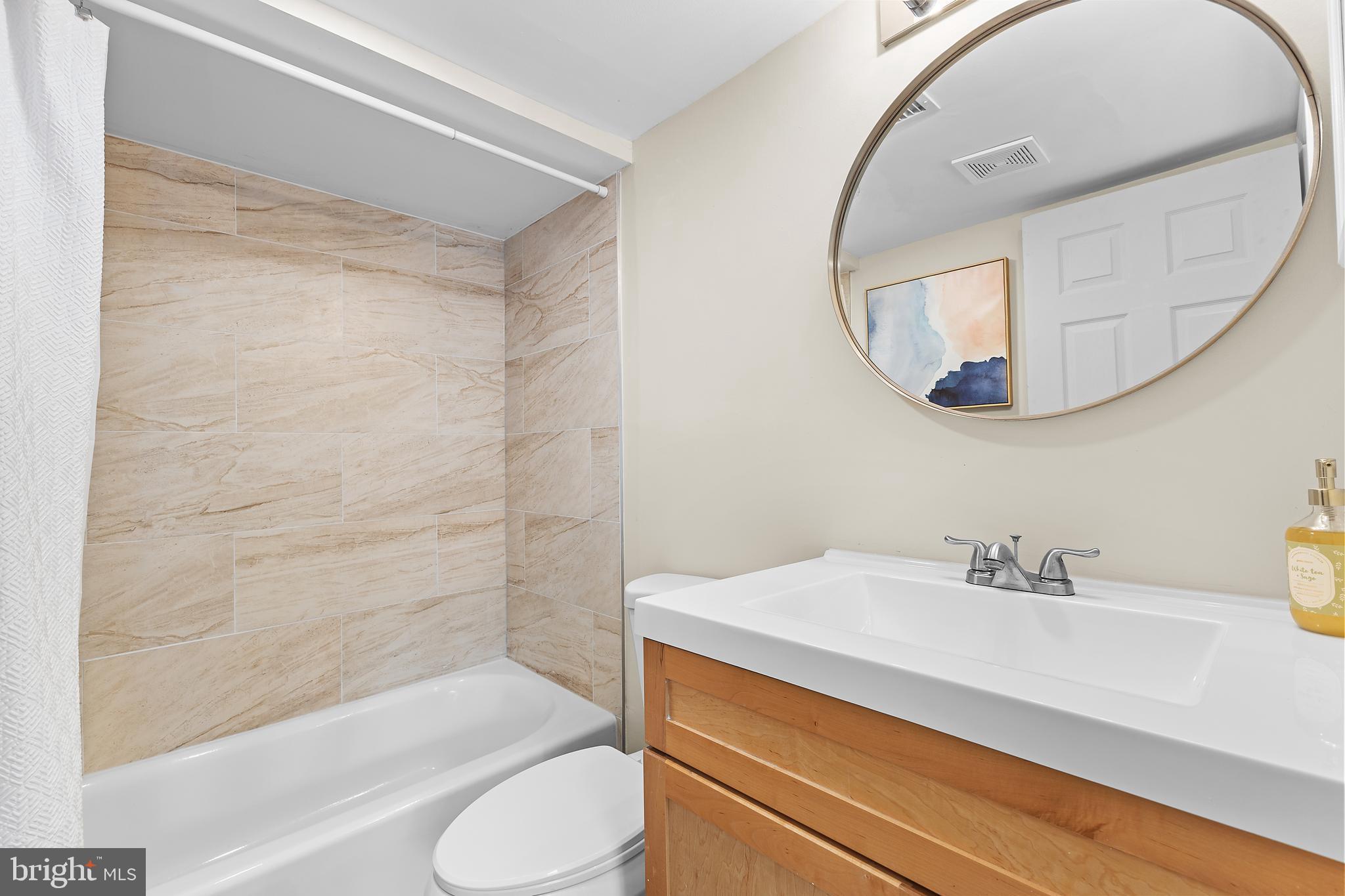 QUEENS LANDING - Residential