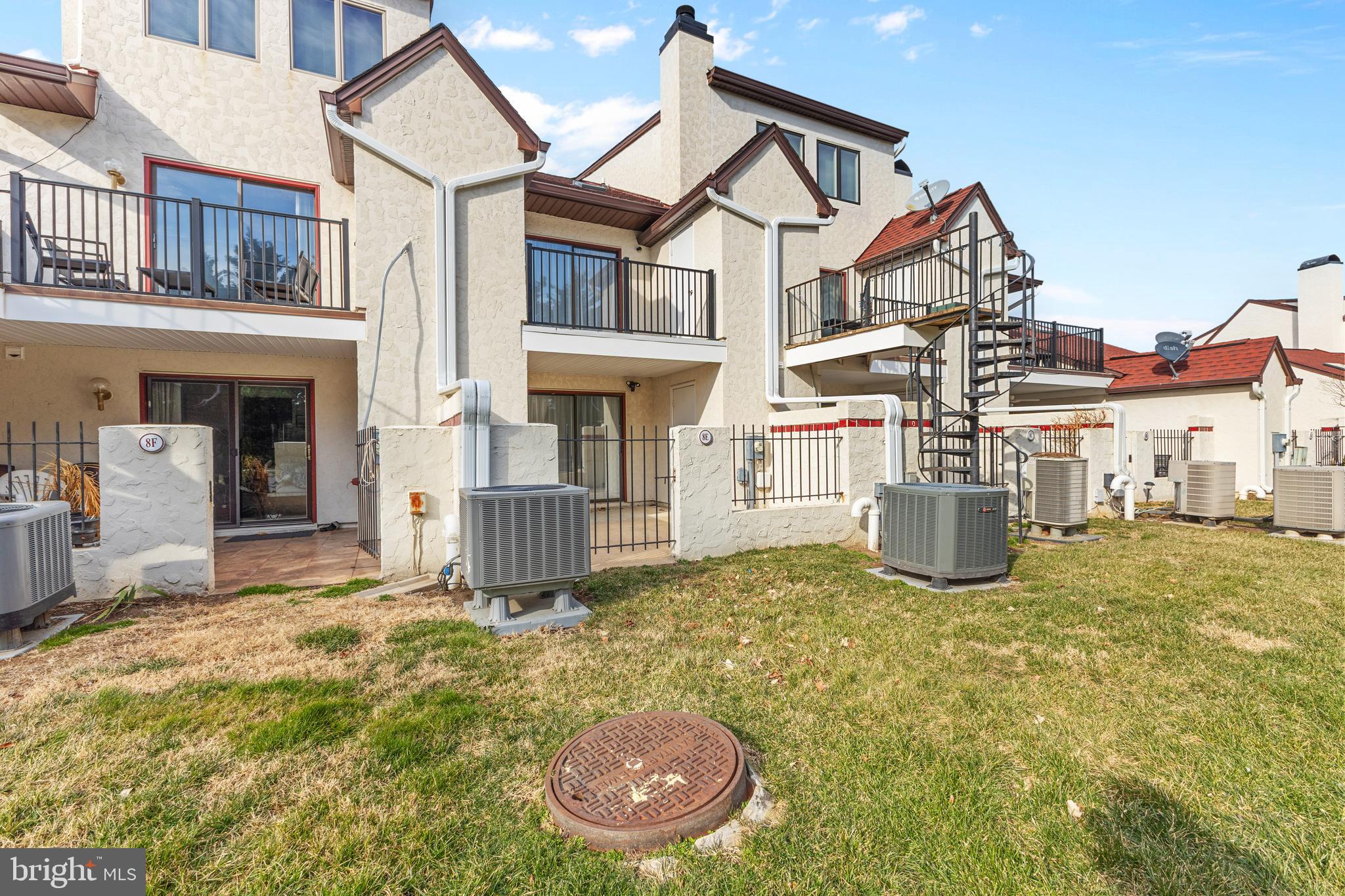 QUEENS LANDING - Residential