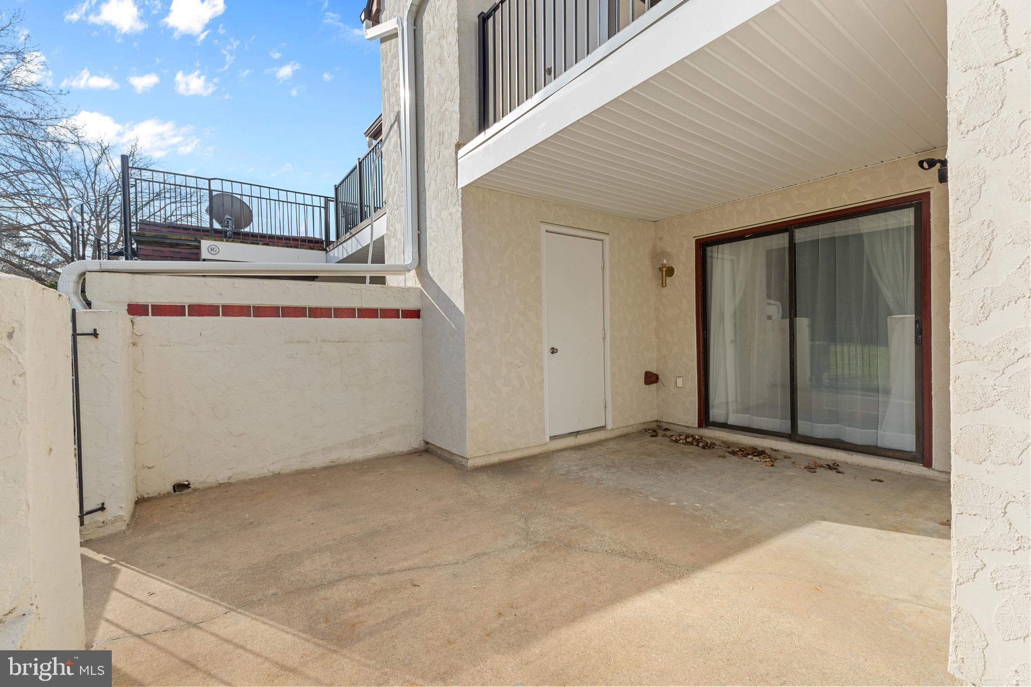 QUEENS LANDING - Residential