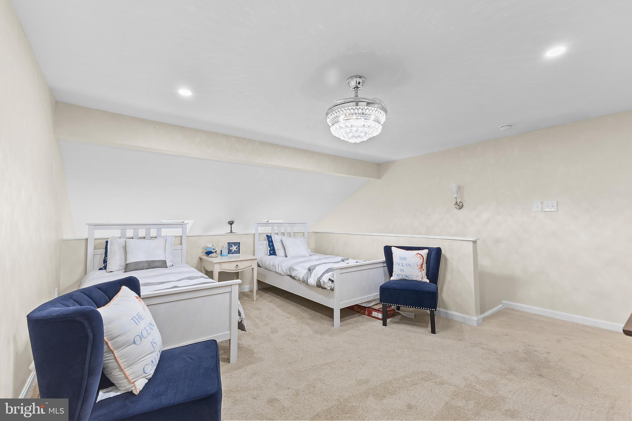 QUEENS LANDING - Residential