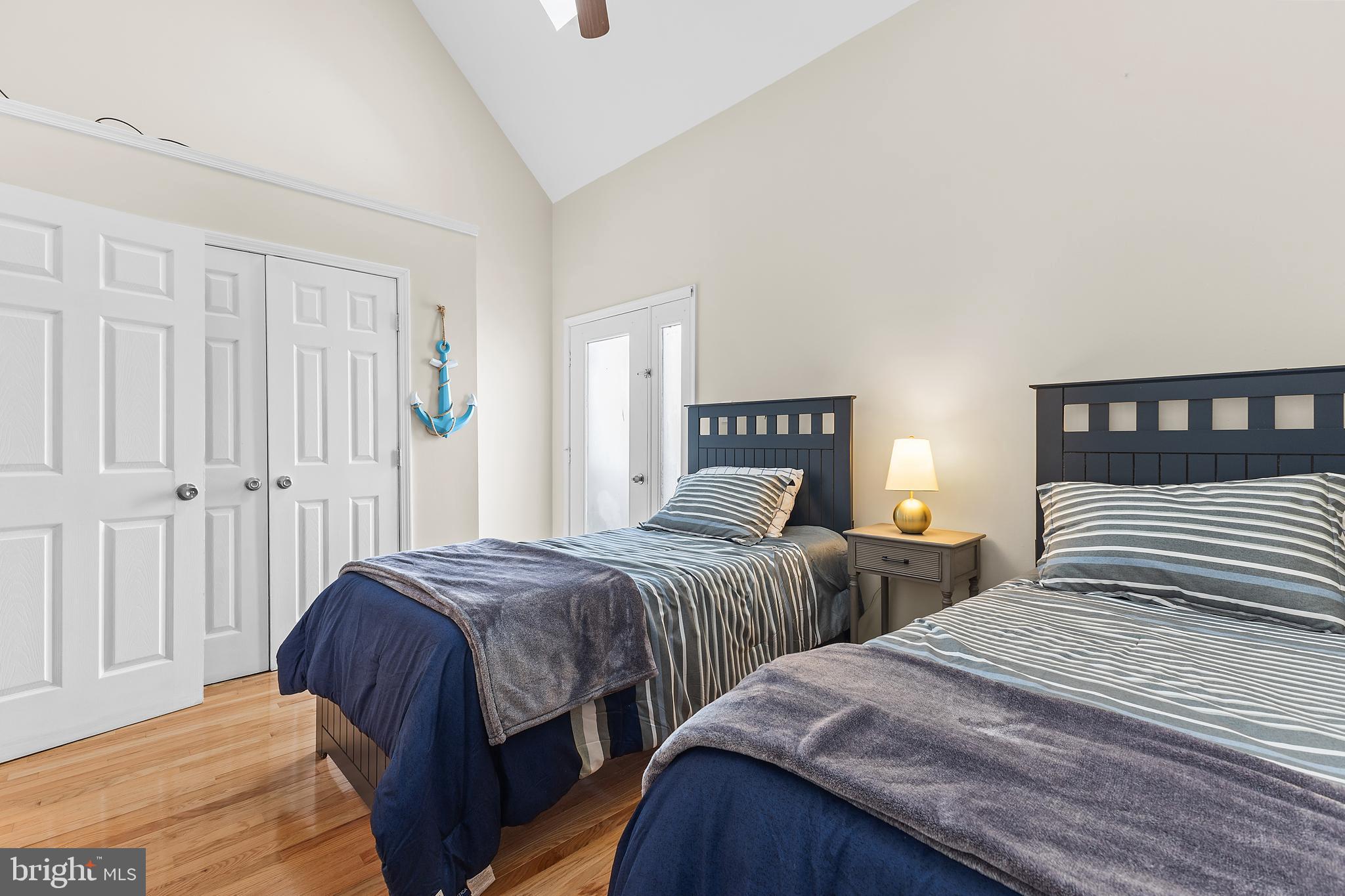 QUEENS LANDING - Residential