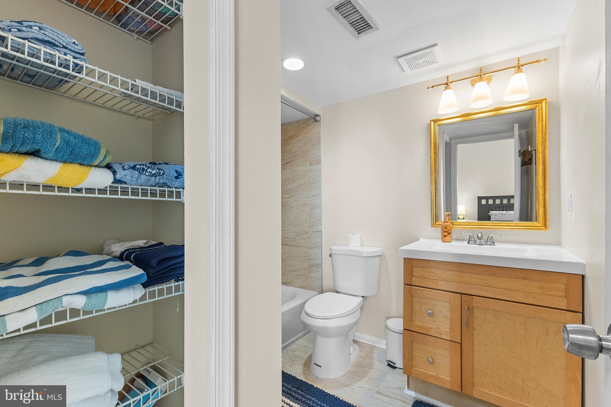 QUEENS LANDING - Residential