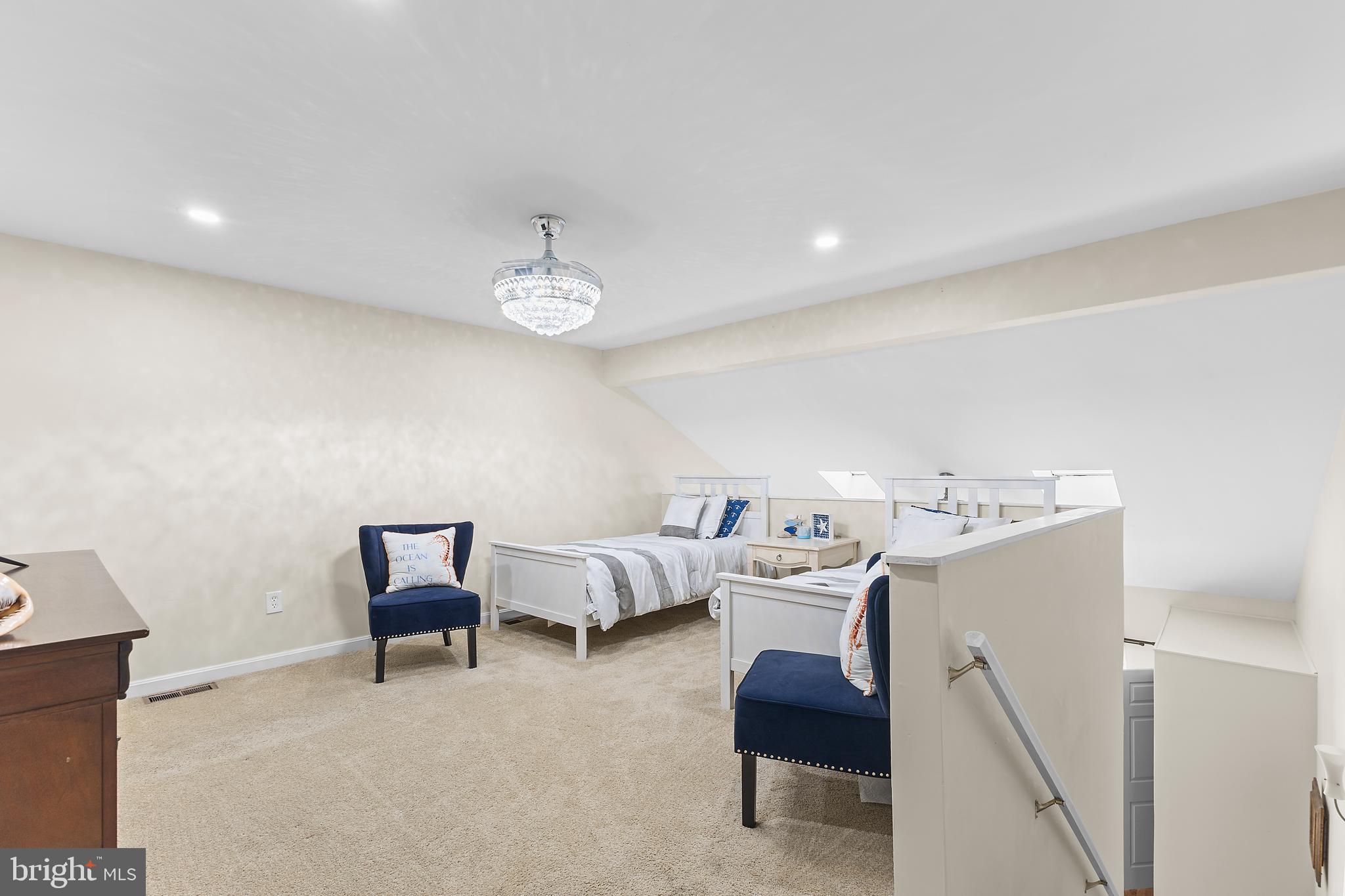 QUEENS LANDING - Residential