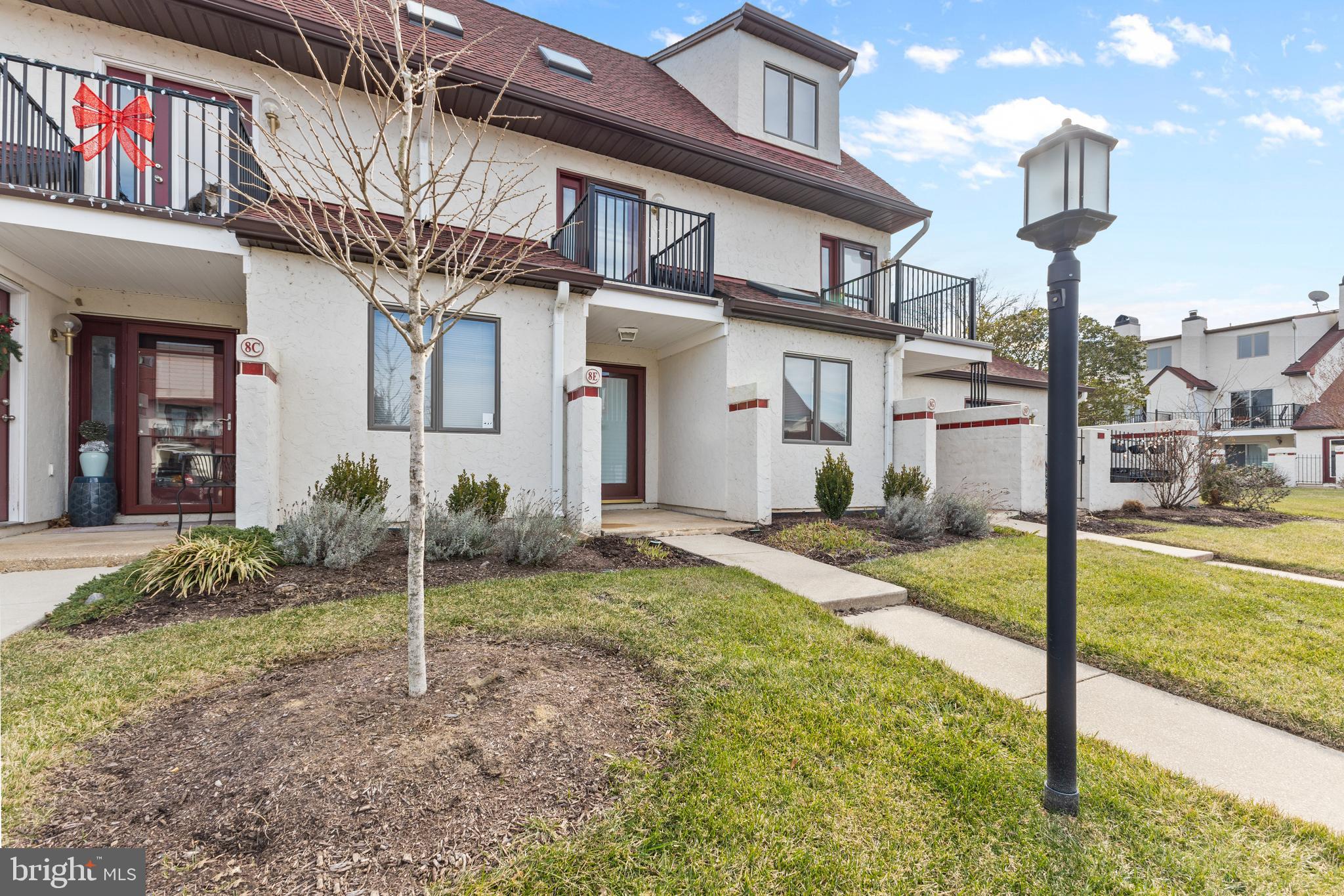 QUEENS LANDING - Residential