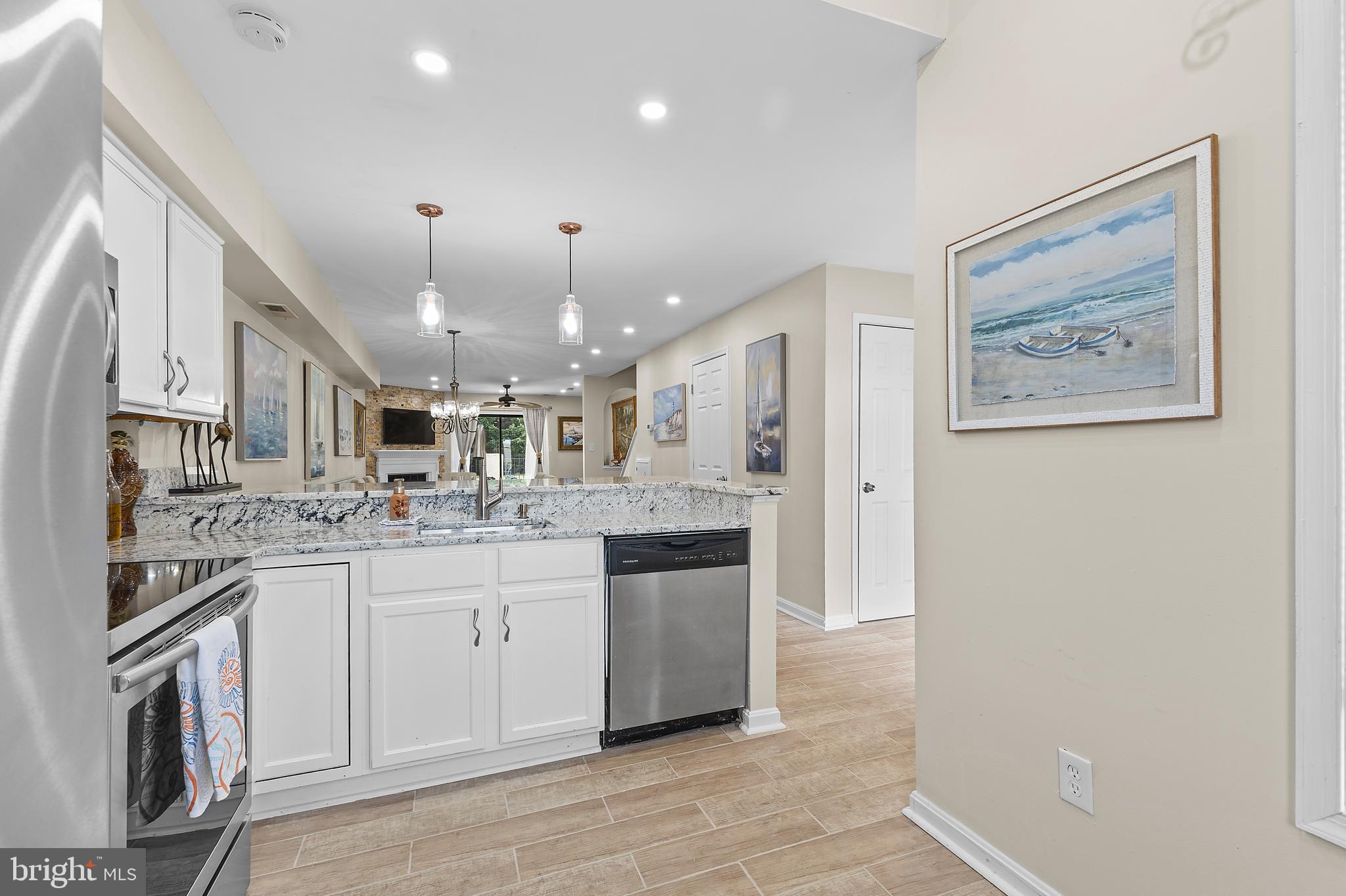 QUEENS LANDING - Residential