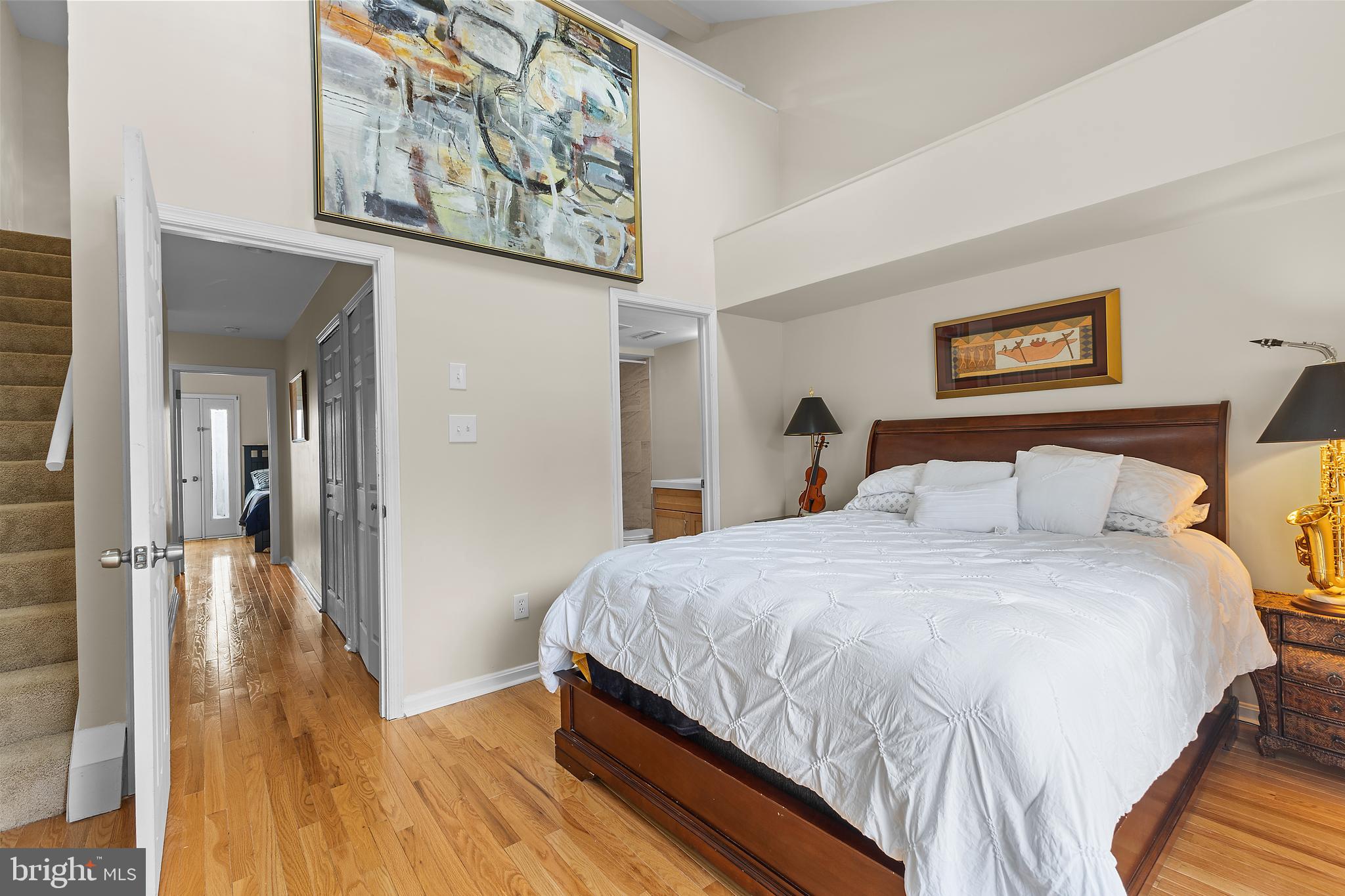 QUEENS LANDING - Residential