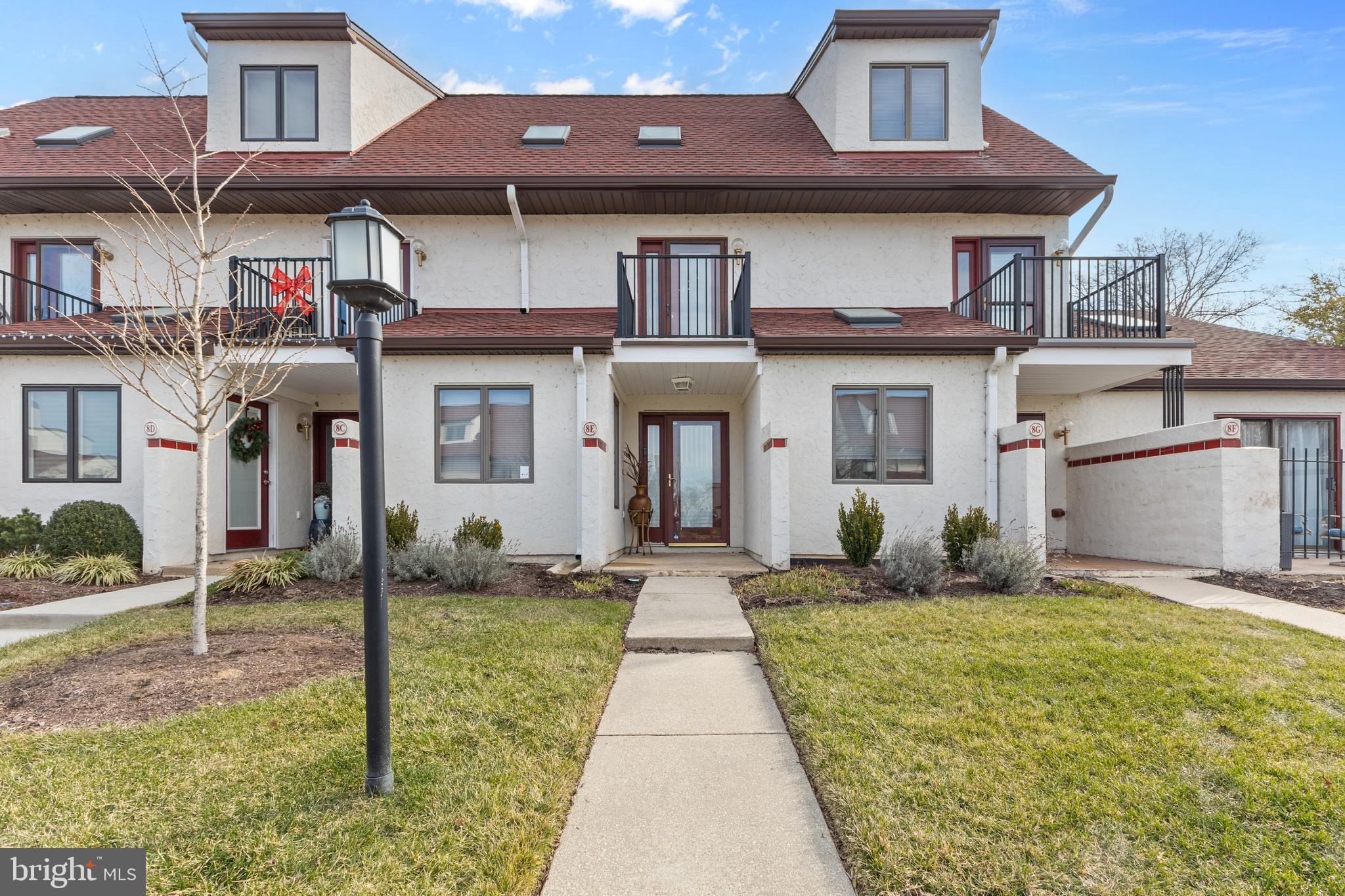 QUEENS LANDING - Residential