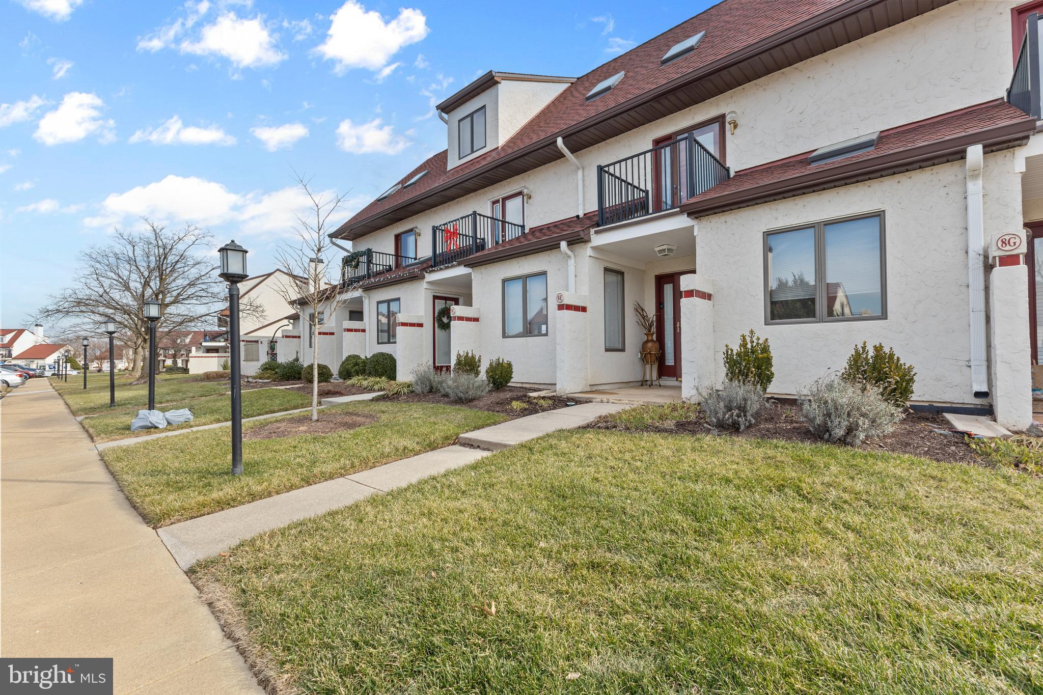 QUEENS LANDING - Residential