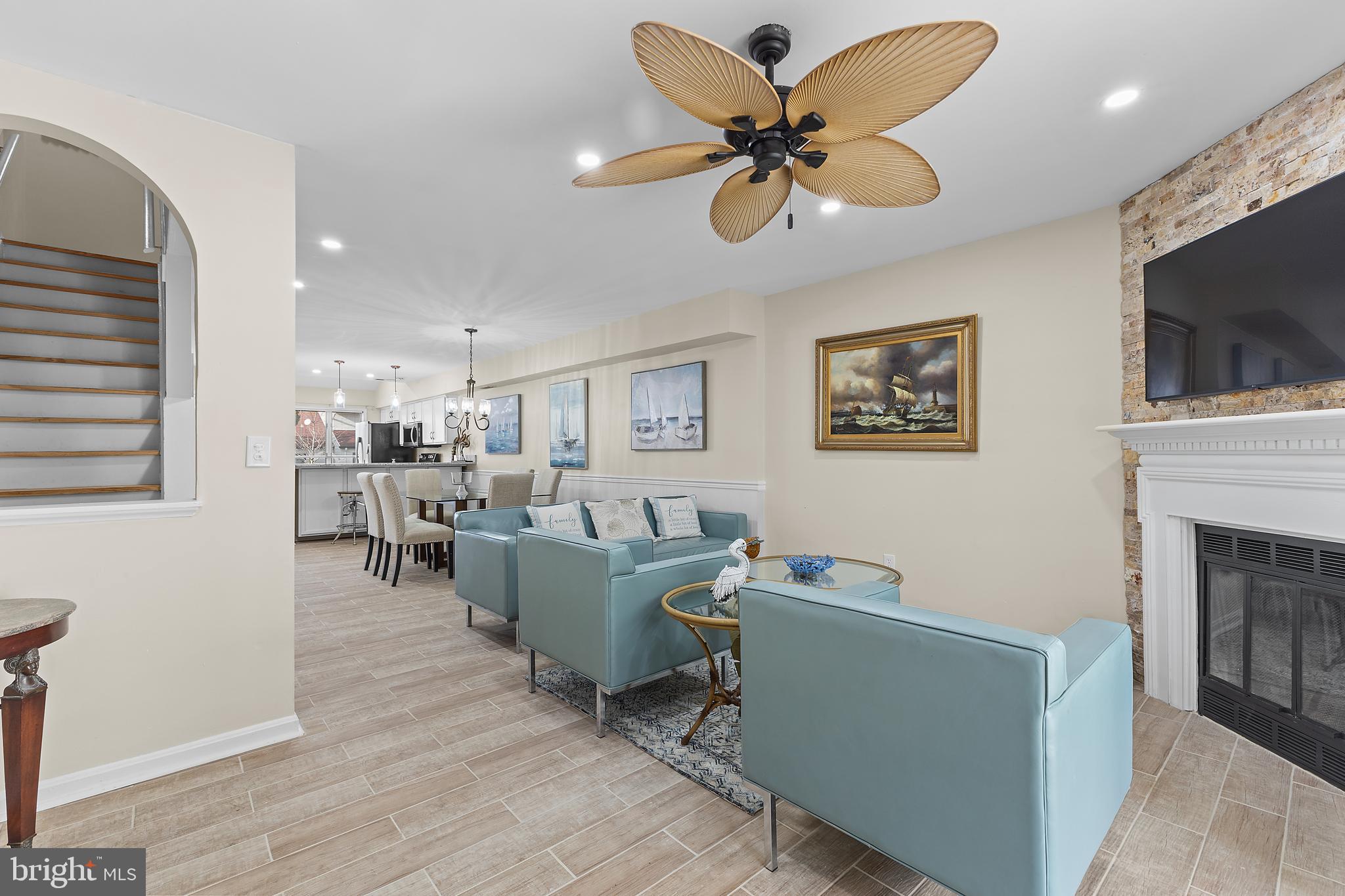 QUEENS LANDING - Residential