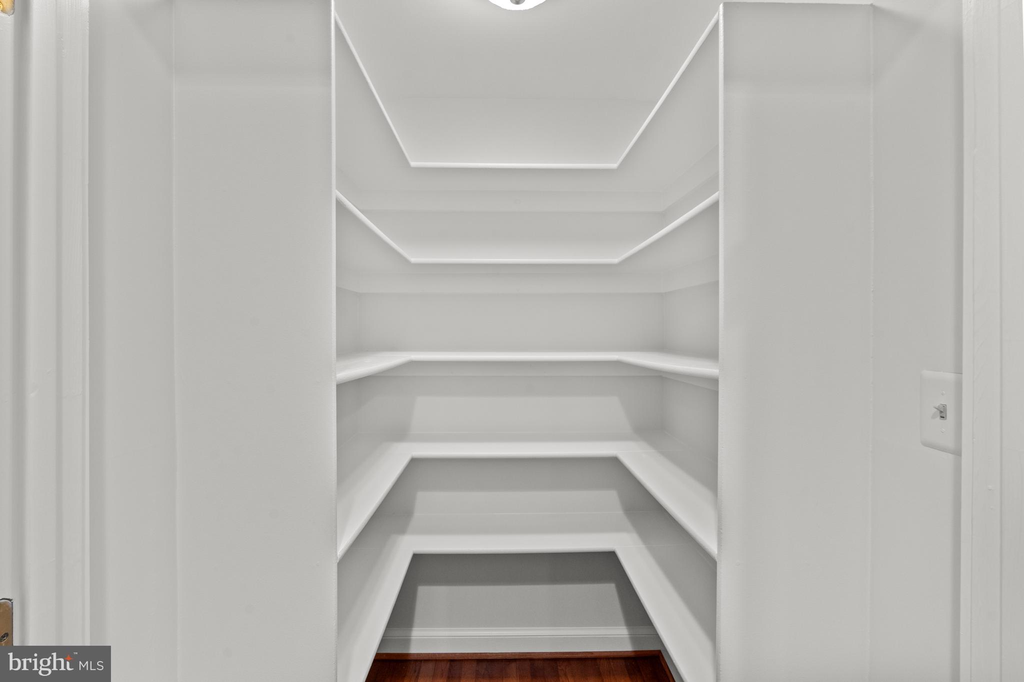 CONDON MANOR OF MCLEAN - Residential