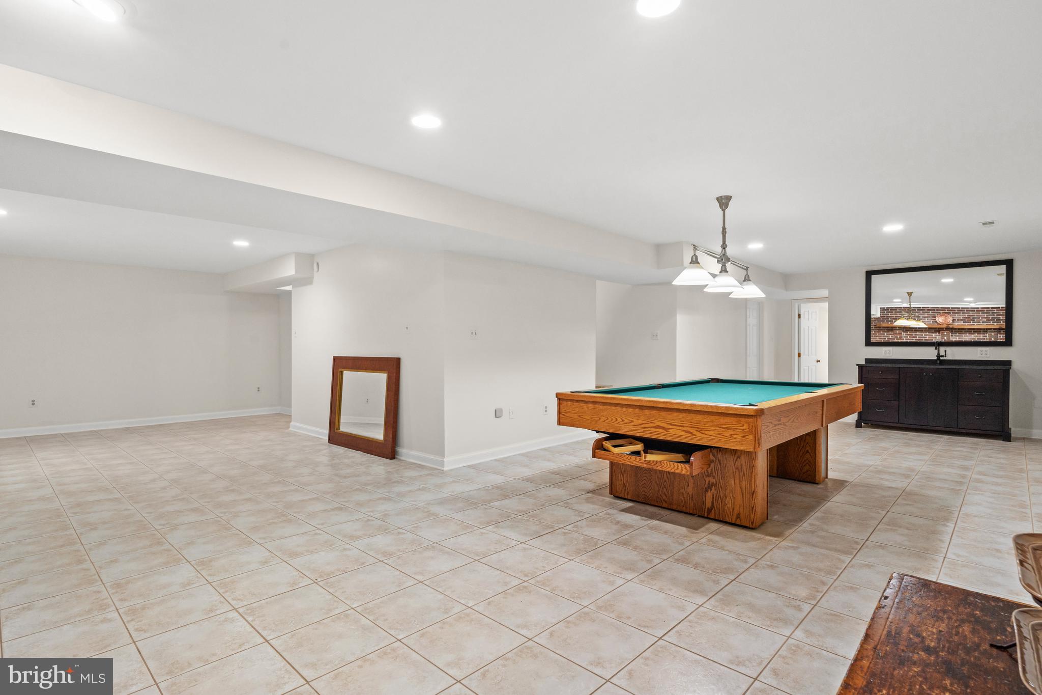 CONDON MANOR OF MCLEAN - Residential