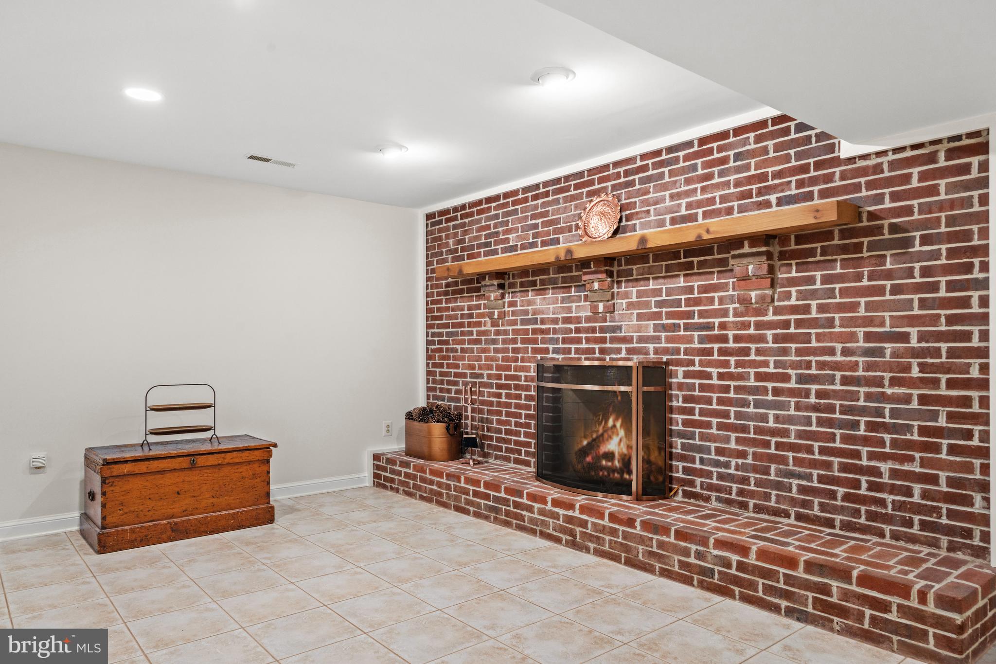 CONDON MANOR OF MCLEAN - Residential