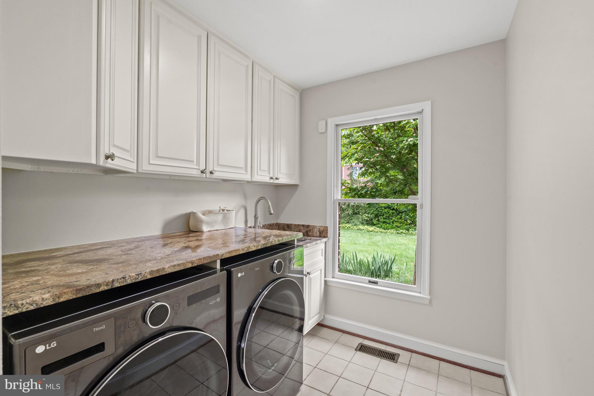 CONDON MANOR OF MCLEAN - Residential