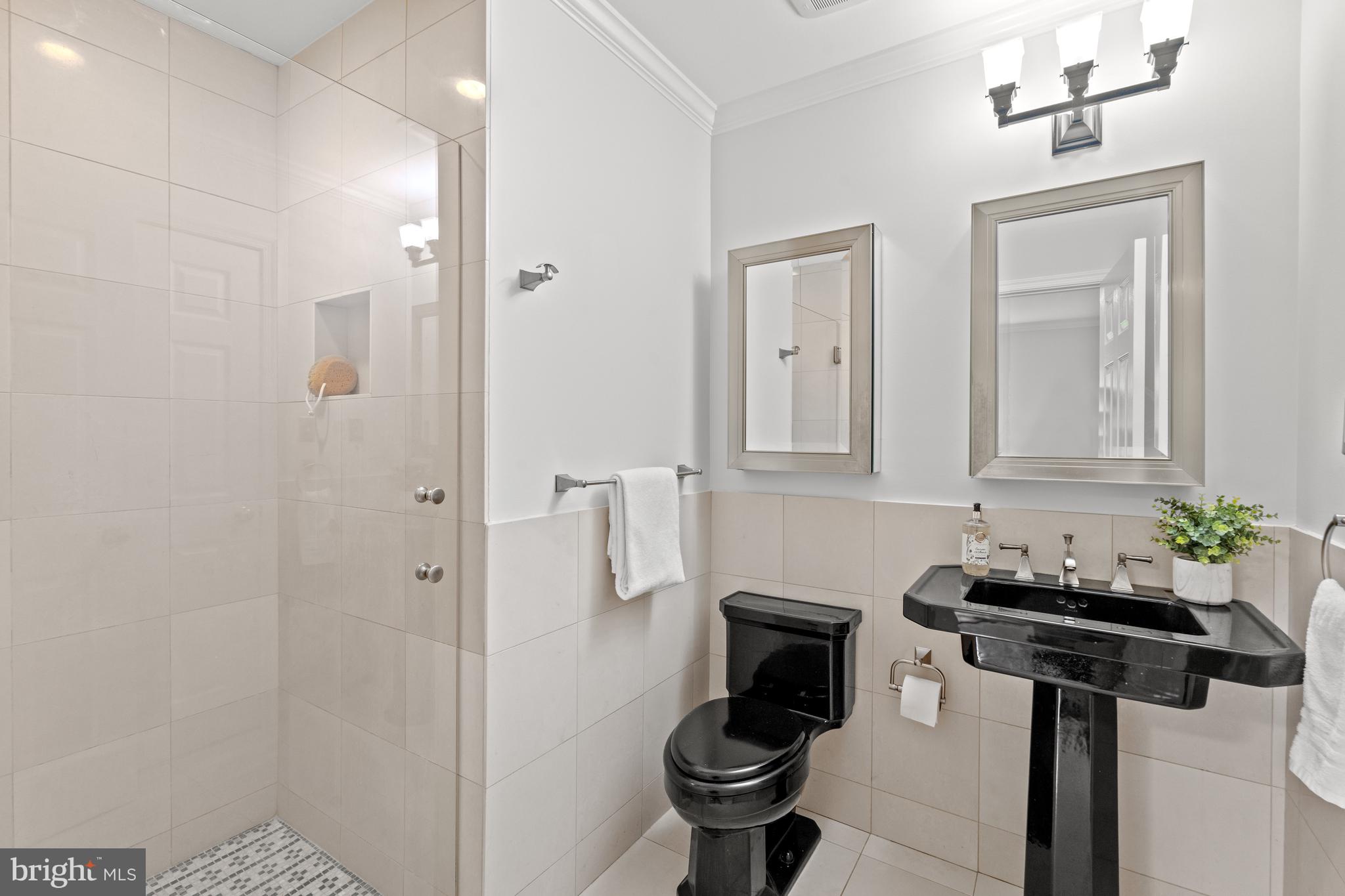 CONDON MANOR OF MCLEAN - Residential