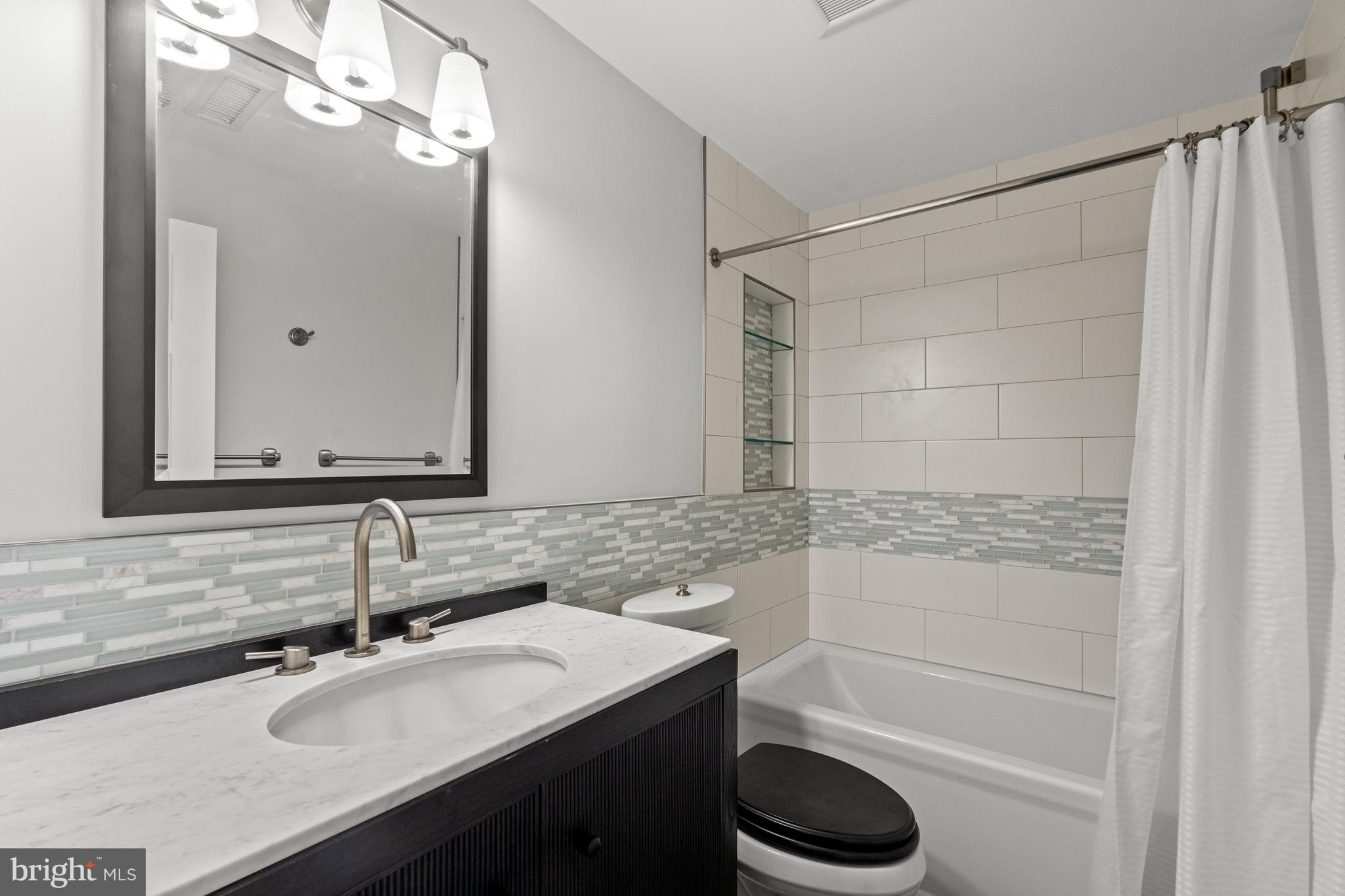 CONDON MANOR OF MCLEAN - Residential