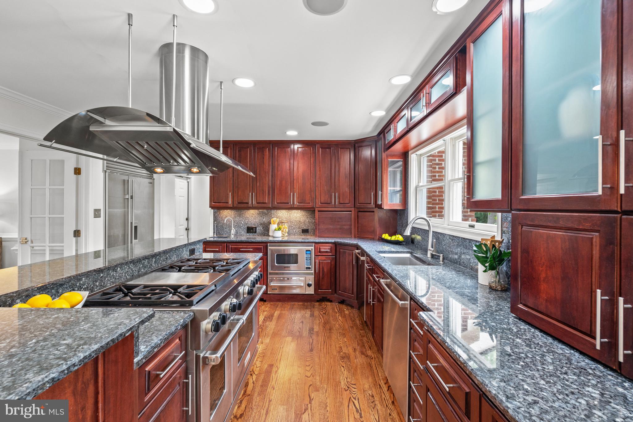 CONDON MANOR OF MCLEAN - Residential