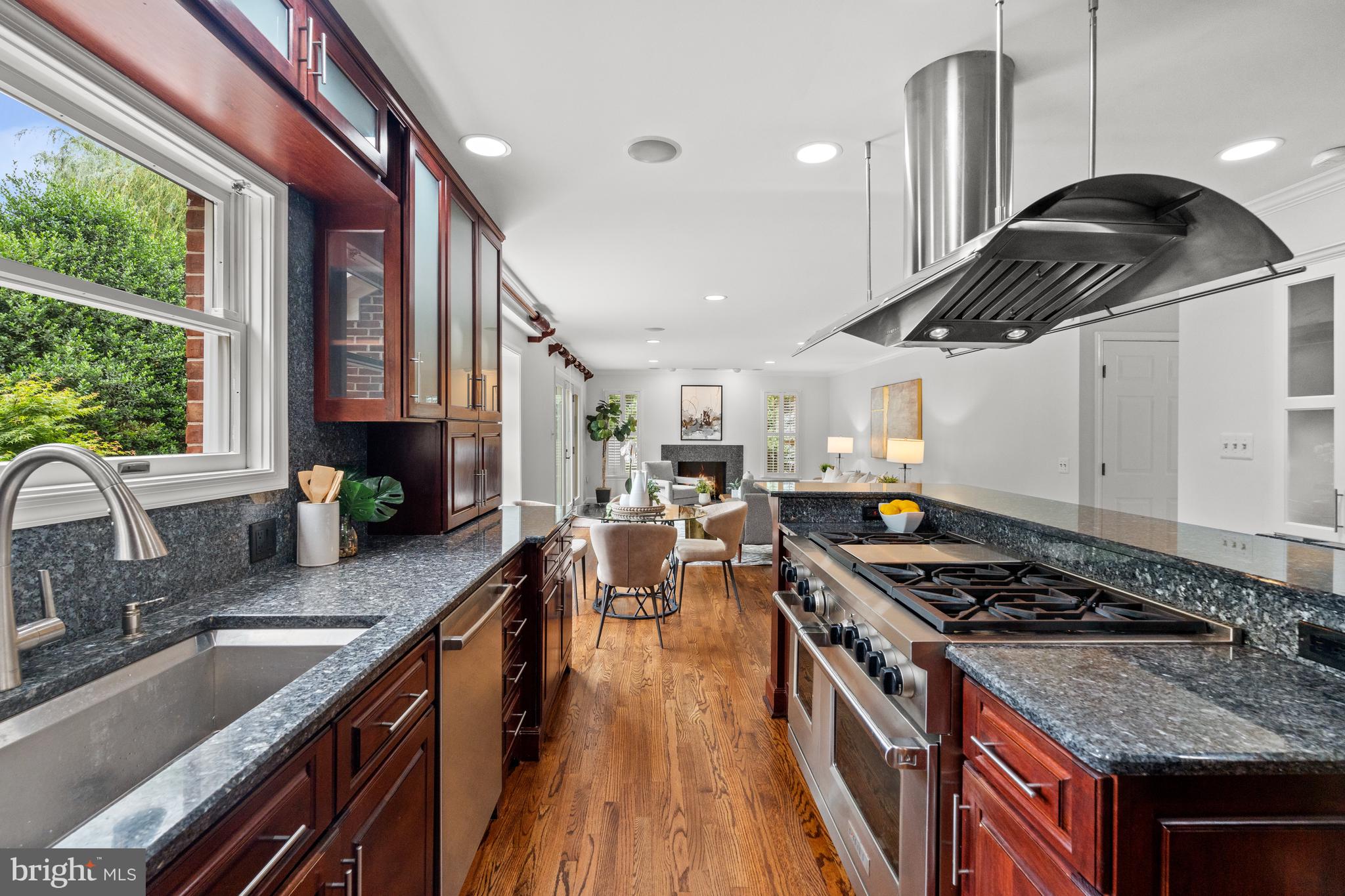 CONDON MANOR OF MCLEAN - Residential