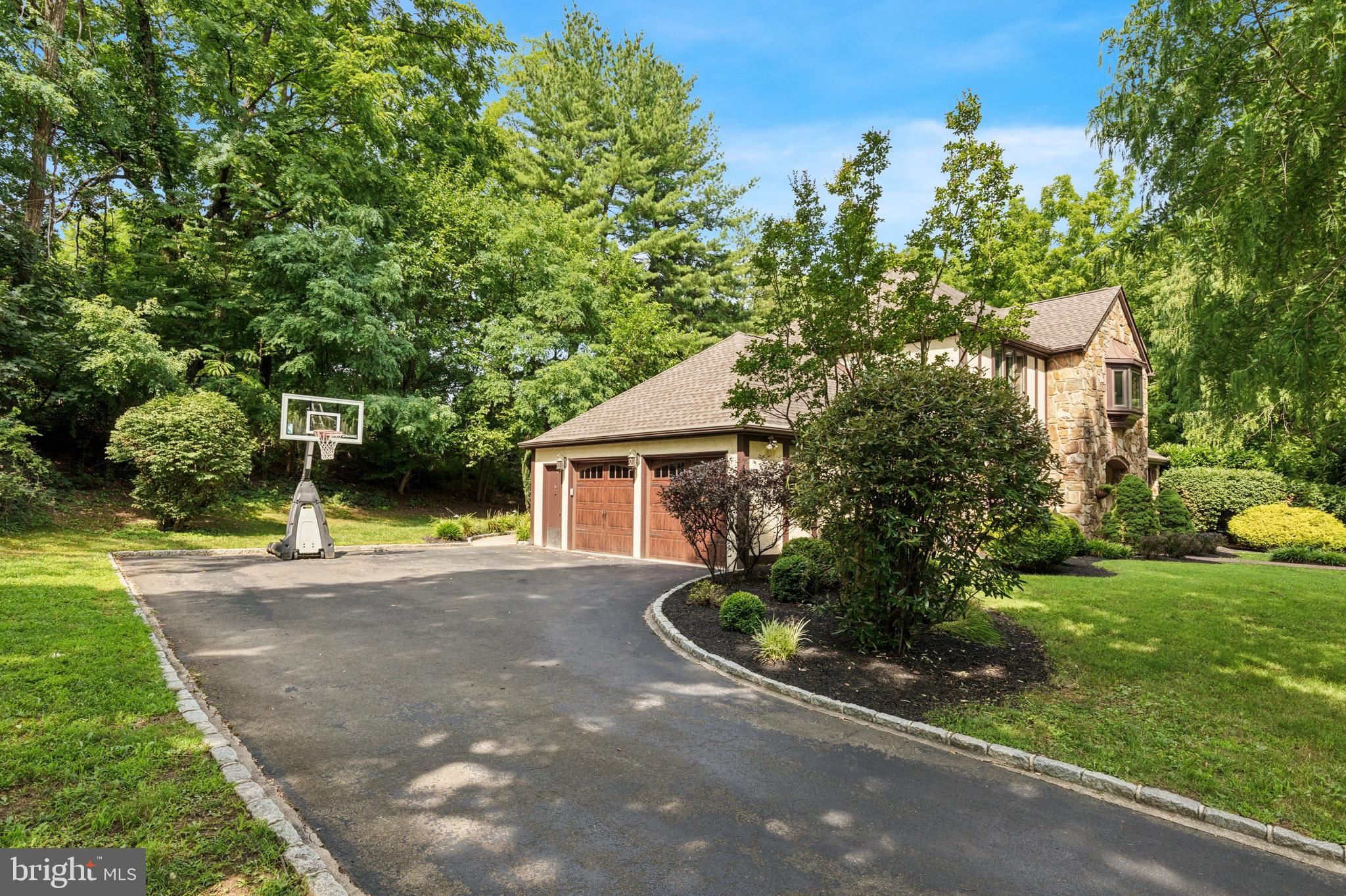 LAFAYETTE HILL - Residential