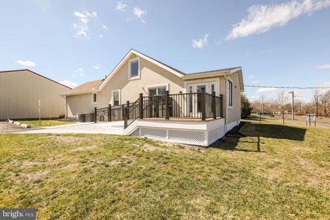 Photo of 12 Sharon Road, ROBBINSVILLE, NJ 08691 (MLS # NJME2073096)