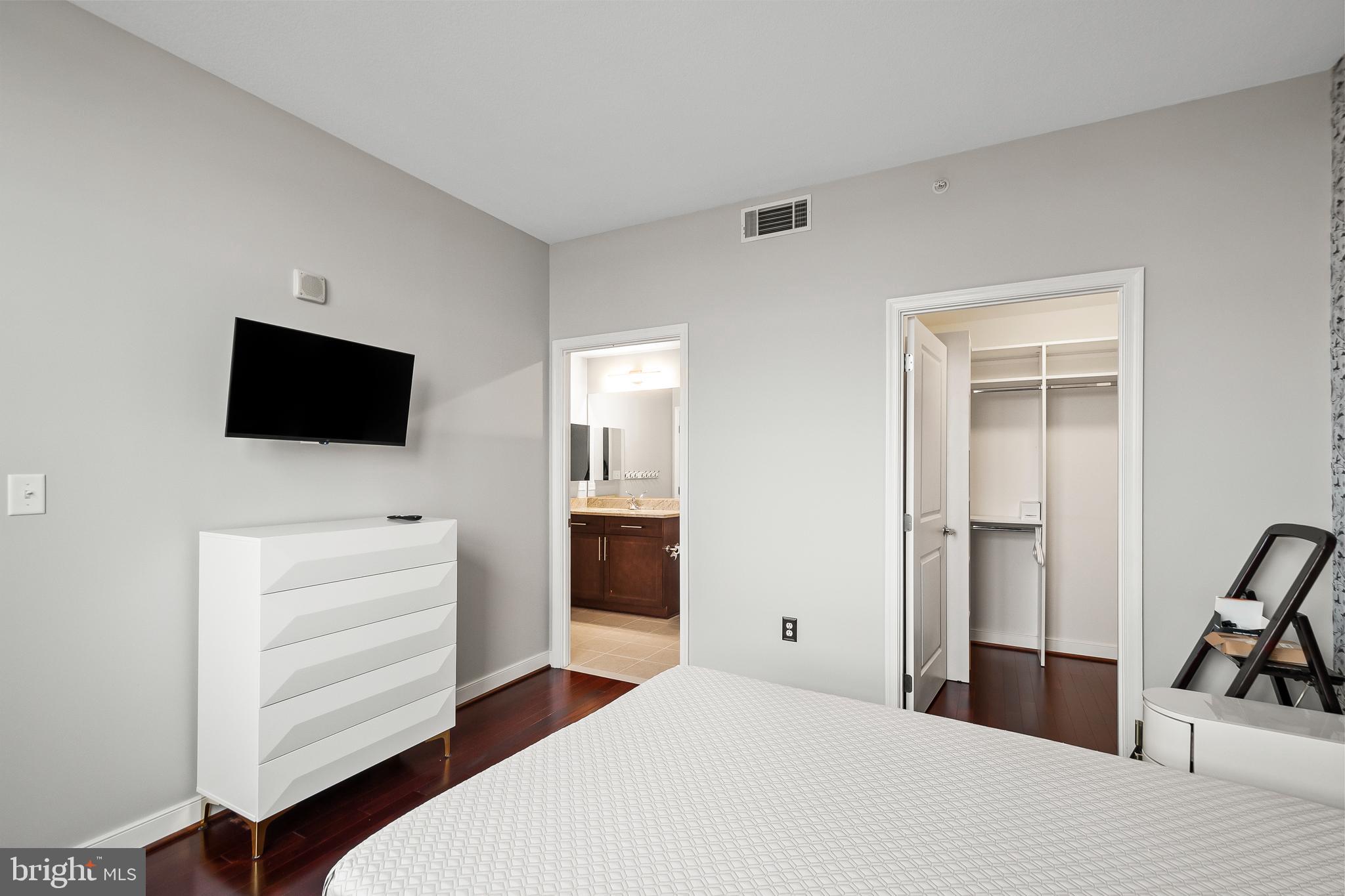 NATIONAL HARBOR - Residential Lease