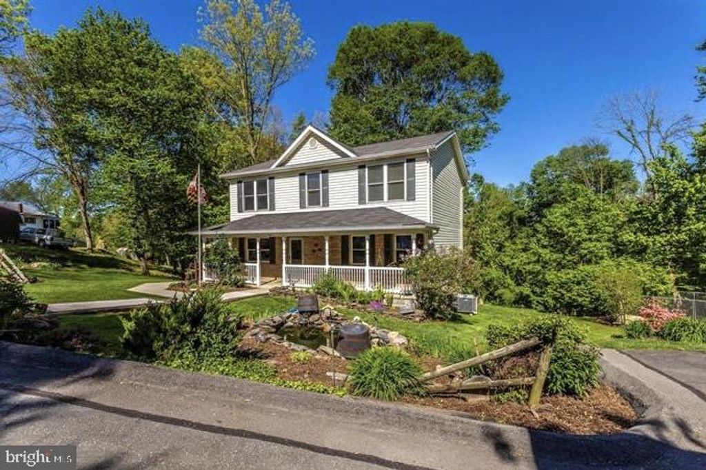 Photo of 505 4th Avenue, BRUNSWICK, MD 21716 (MLS # MDFR2078744)