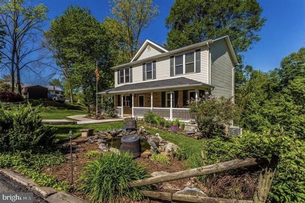 Photo of 505 4th Avenue, BRUNSWICK, MD 21716 (MLS # MDFR2078744)