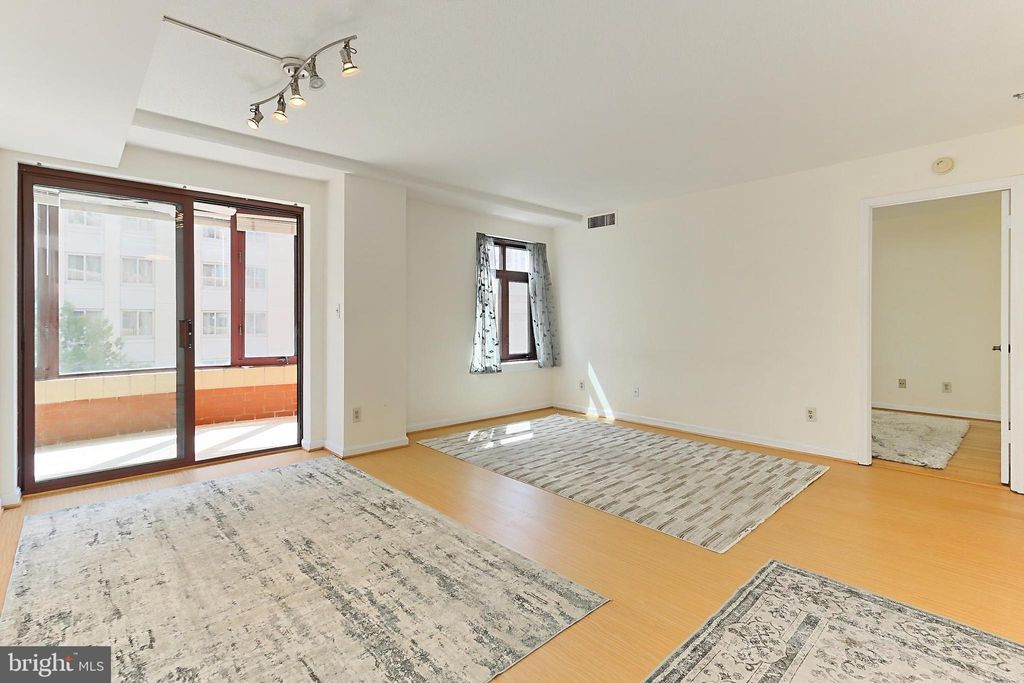 Photo of 2400 Clarendon Boulevard #406, ARLINGTON, VA 22201 (MLS # VAAR2064758)