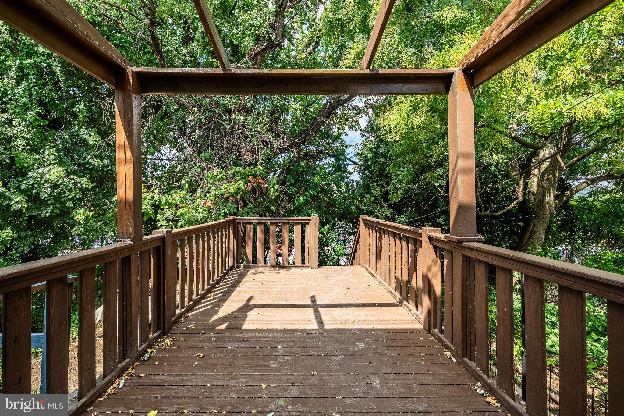 STONEHURST - Residential Lease