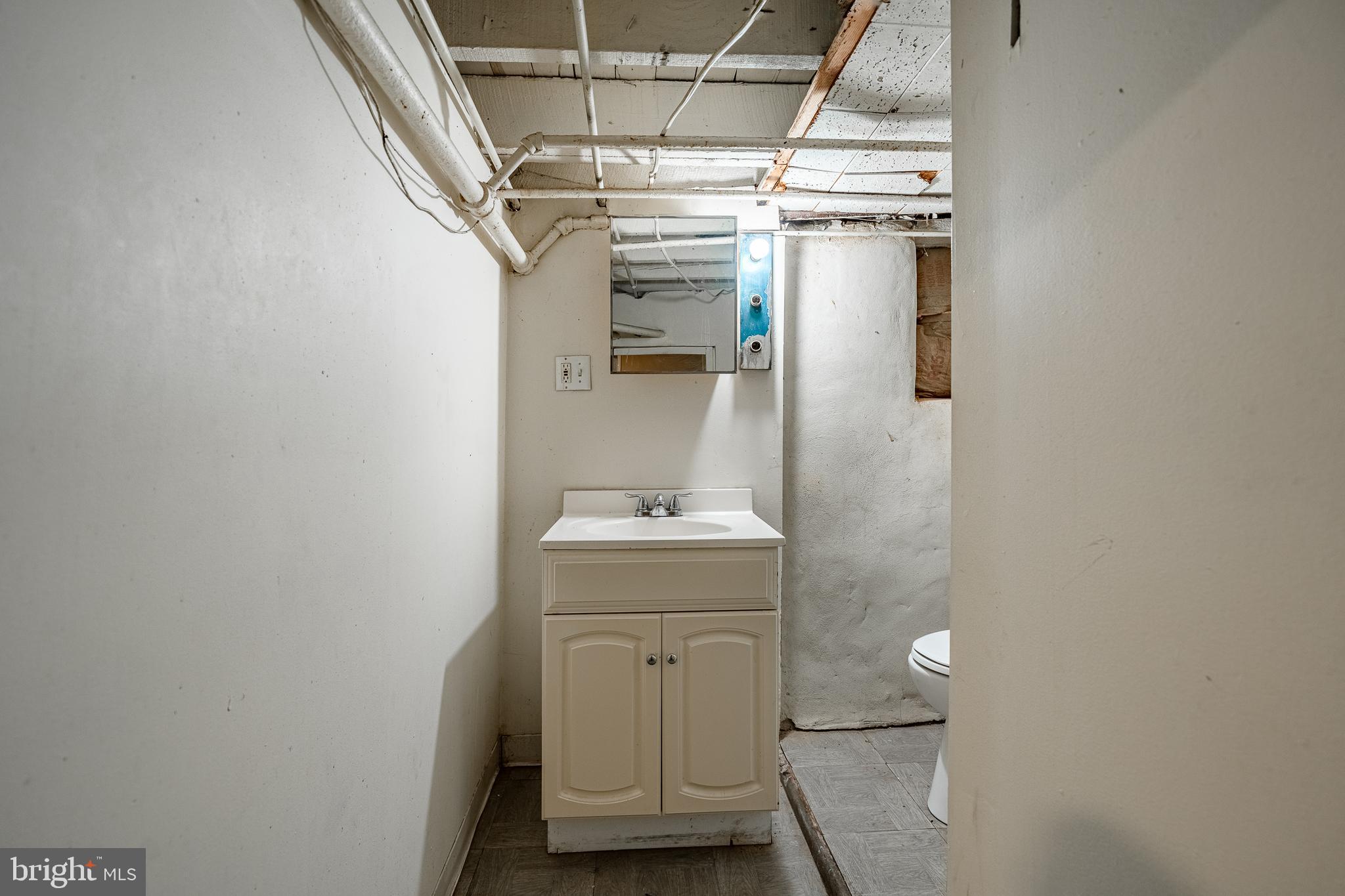 STONEHURST - Residential Lease