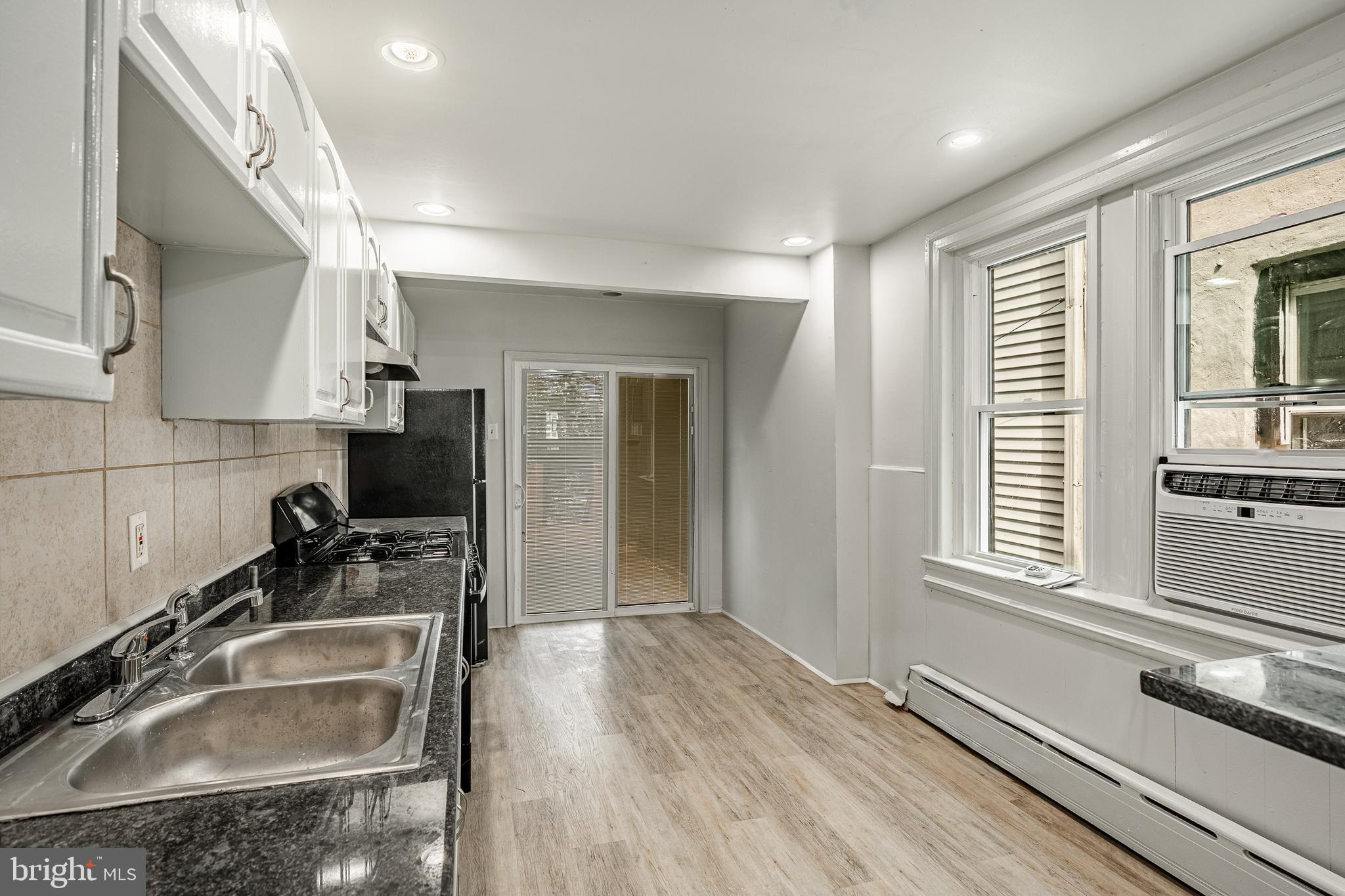 STONEHURST - Residential Lease