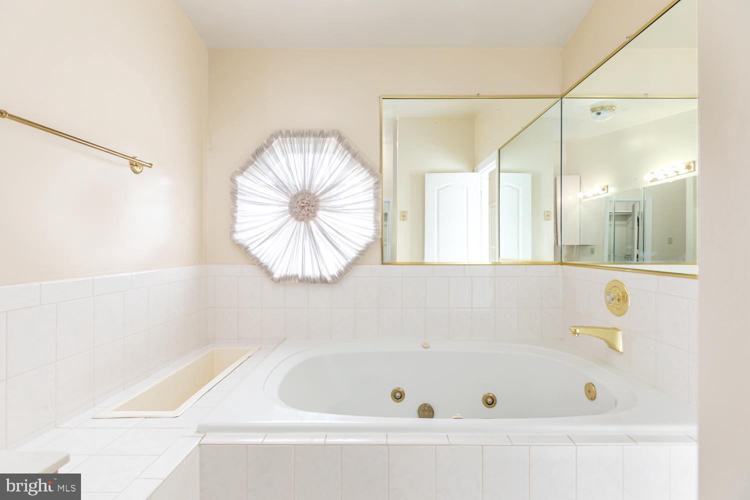 COLONIES OF MADRILLON - Residential Lease